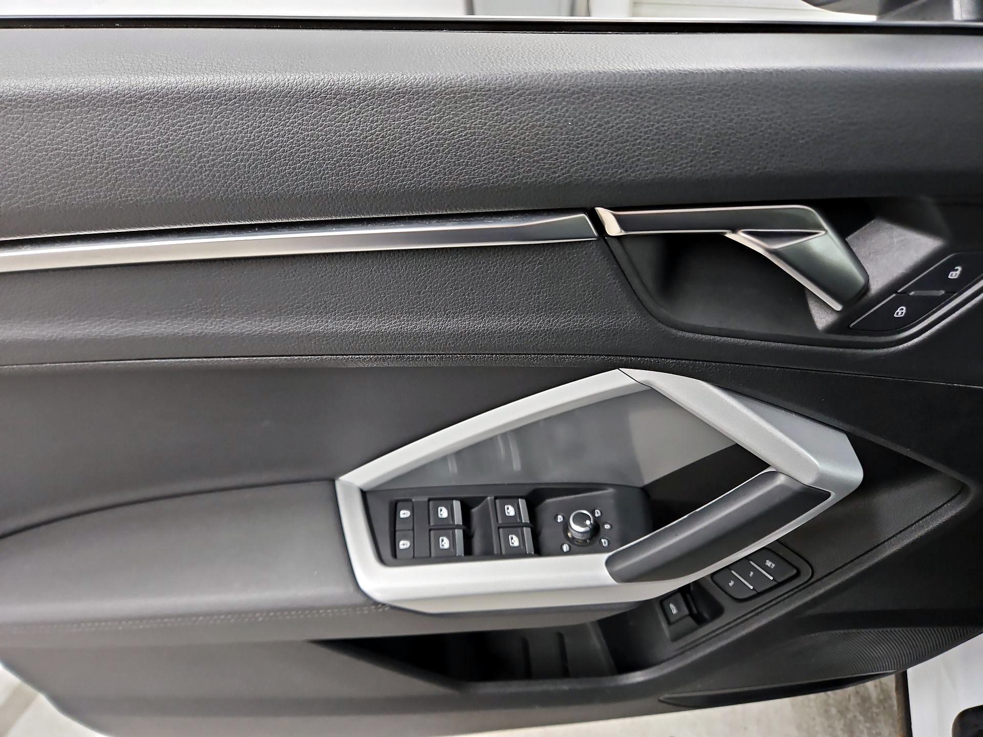 Thumbnail: 2024 Audi Q3 - 12