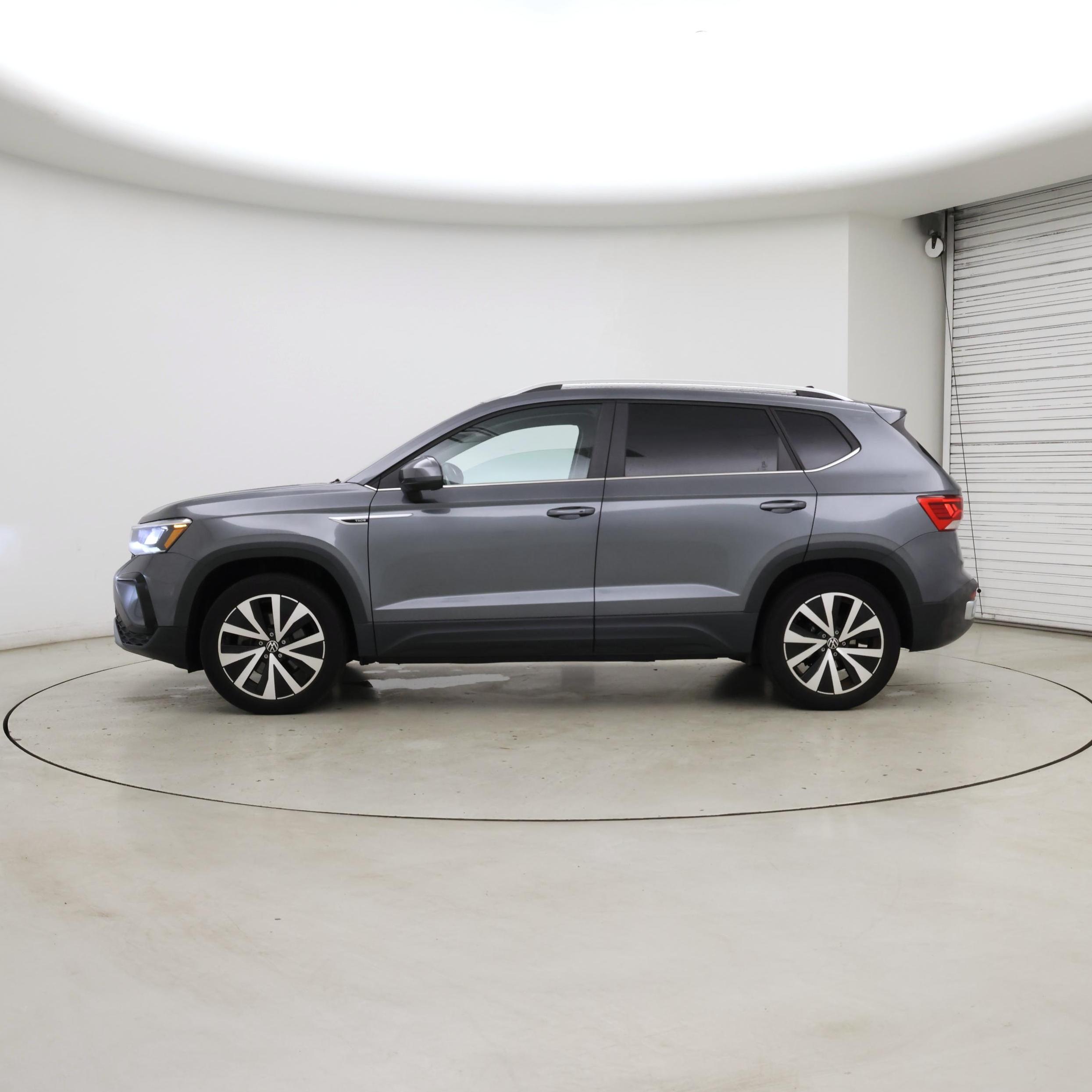 Thumbnail: 2022 Volkswagen Taos - 3