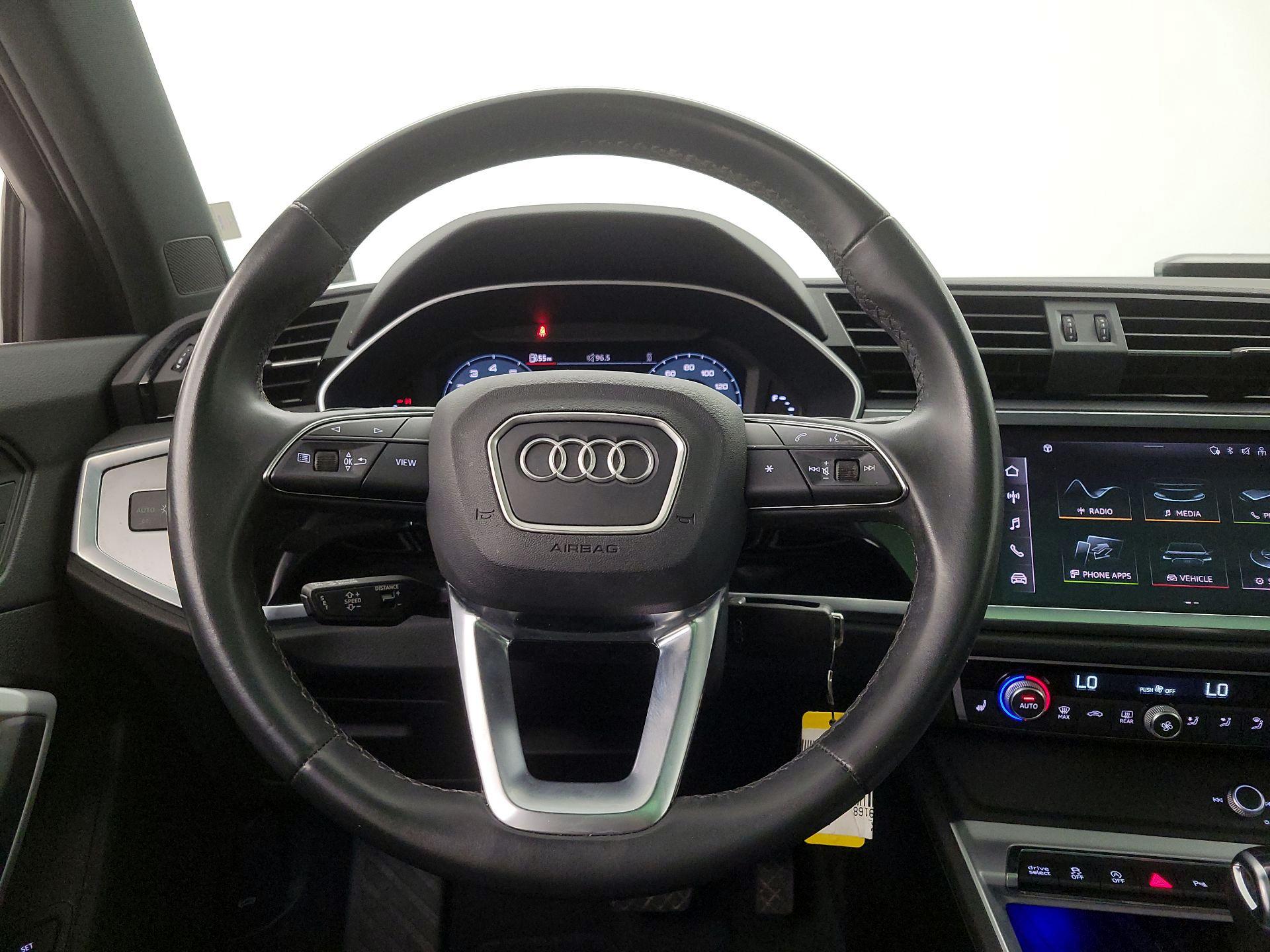 Thumbnail: 2022 Audi Q3 - 10