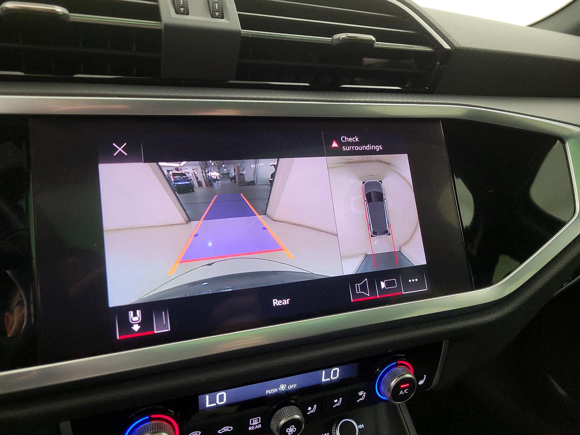 Thumbnail: 2022 Audi Q3 - 14