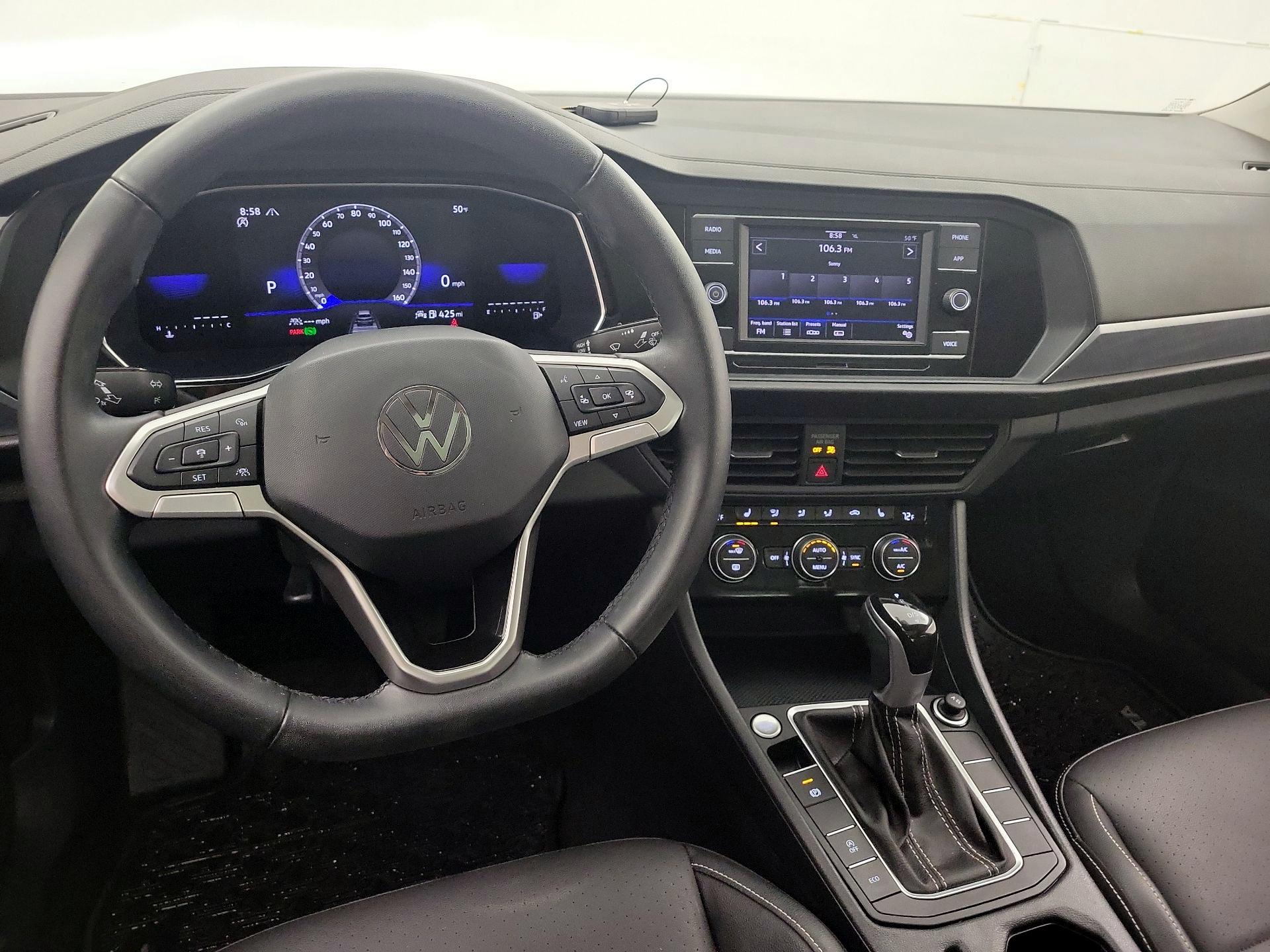 Thumbnail: 2023 Volkswagen Jetta - 9