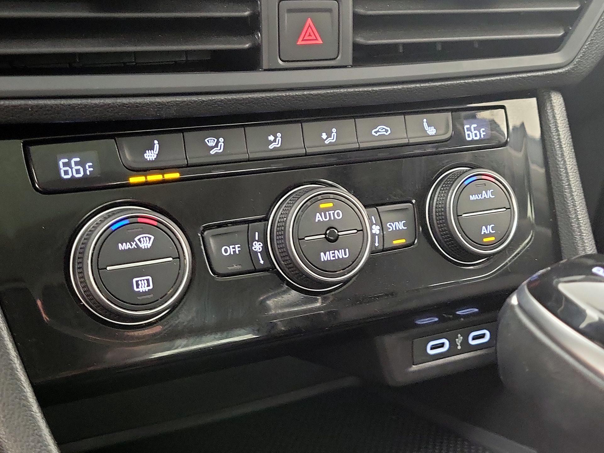 Thumbnail: 2023 Volkswagen Jetta - 16