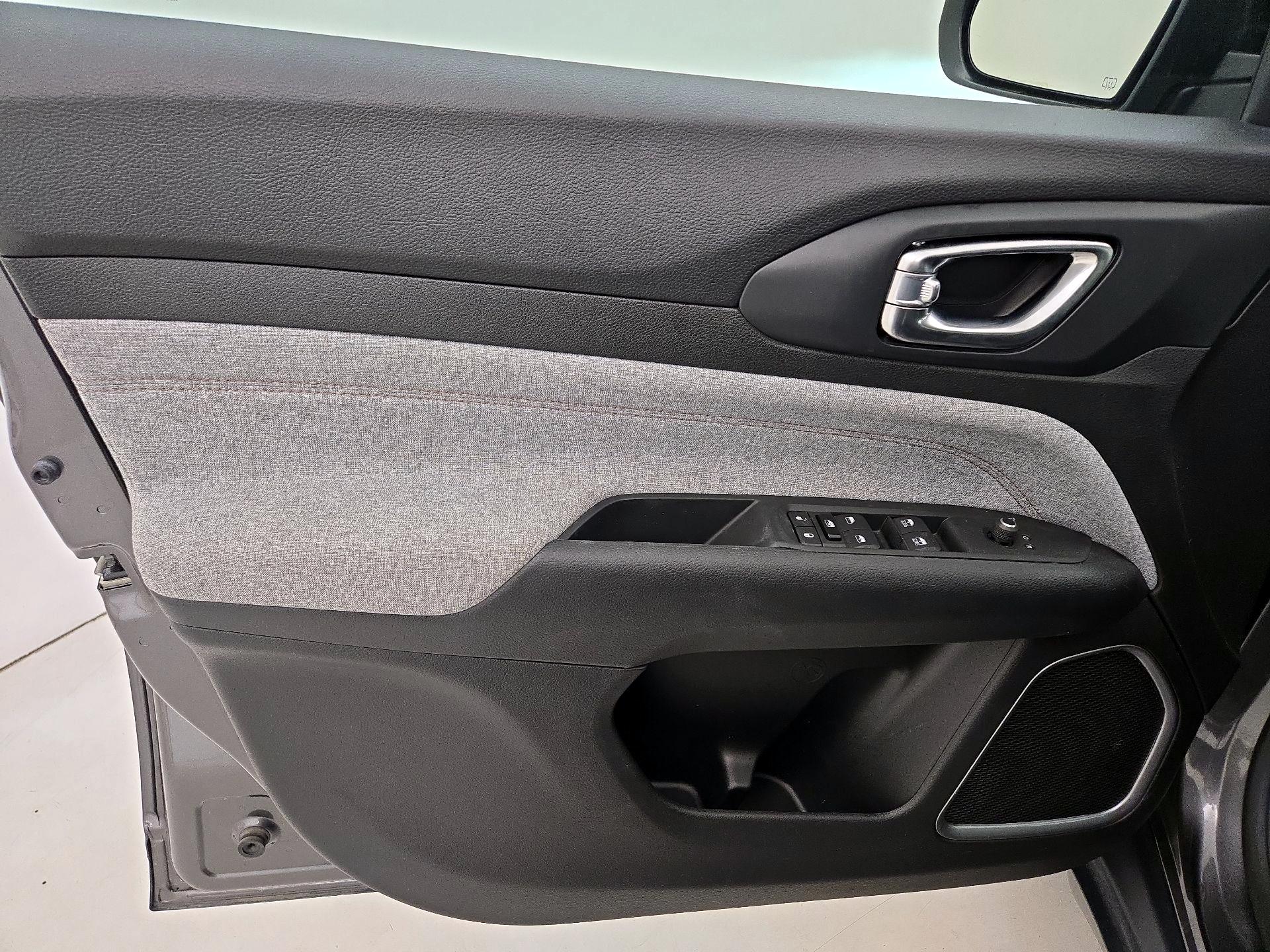 Thumbnail: 2022 Jeep Compass - 12