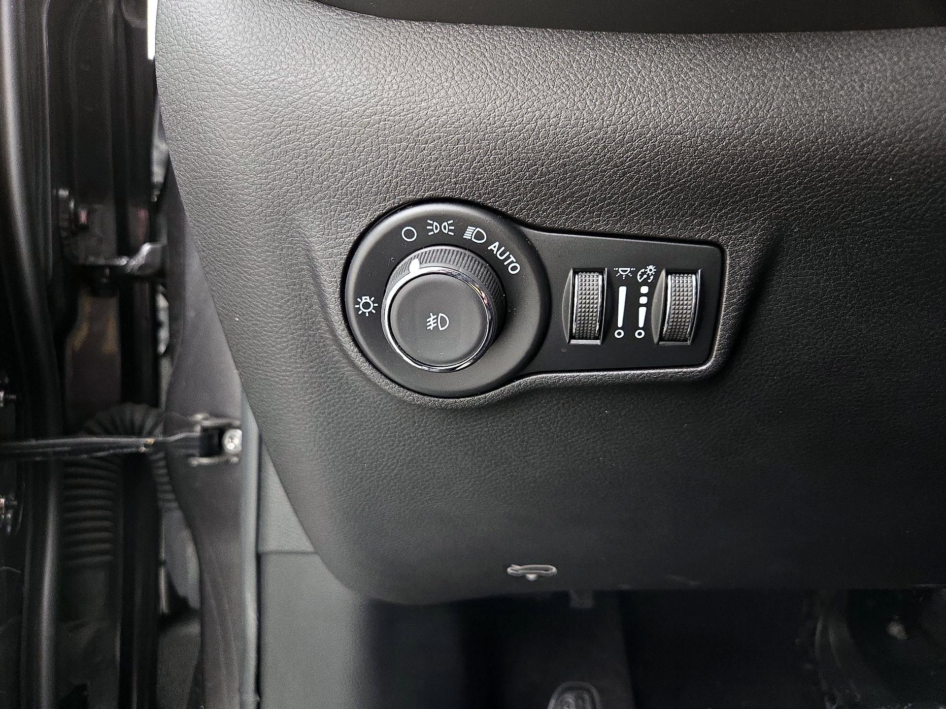 Thumbnail: 2022 Jeep Compass - 13