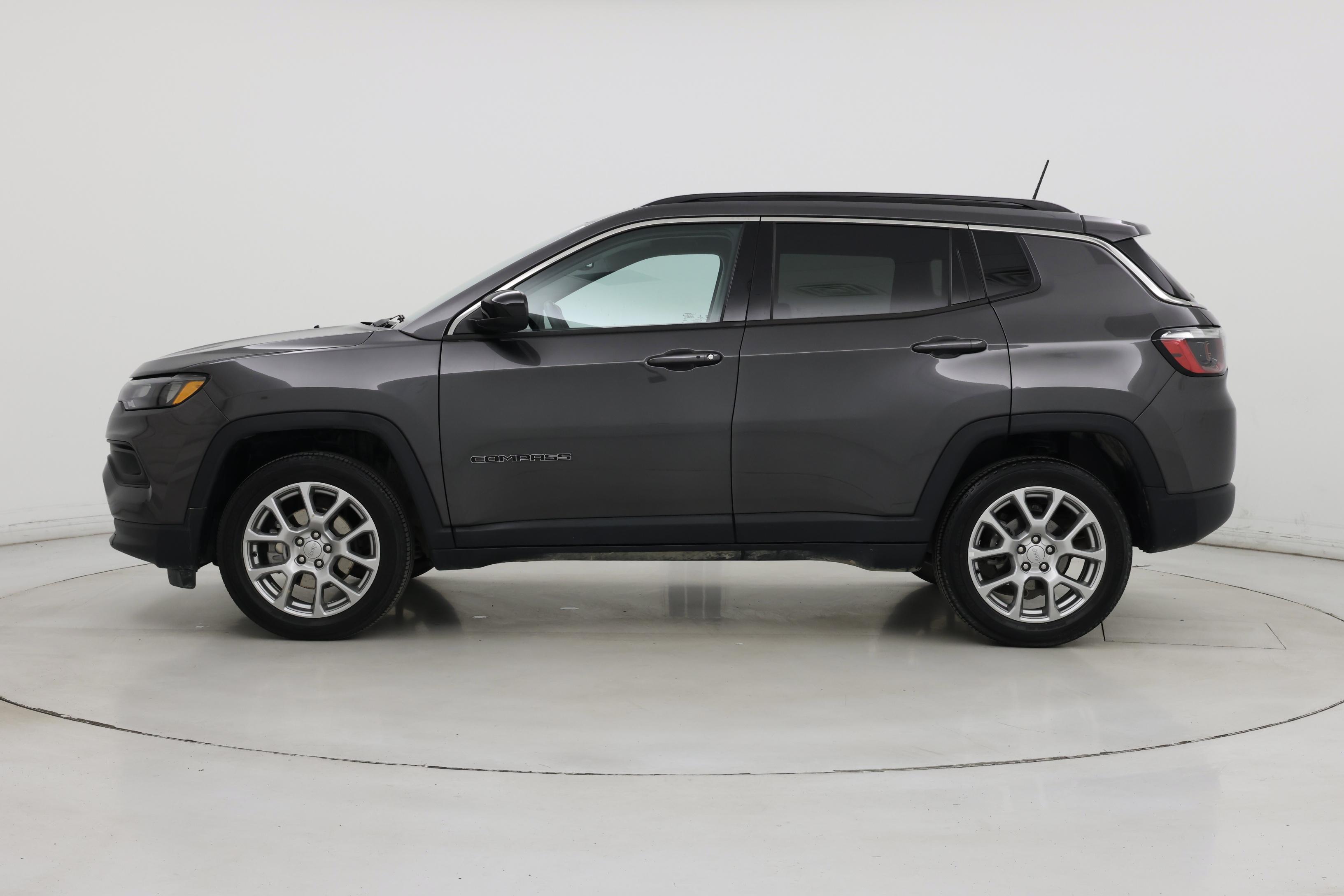 Thumbnail: 2022 Jeep Compass - 3