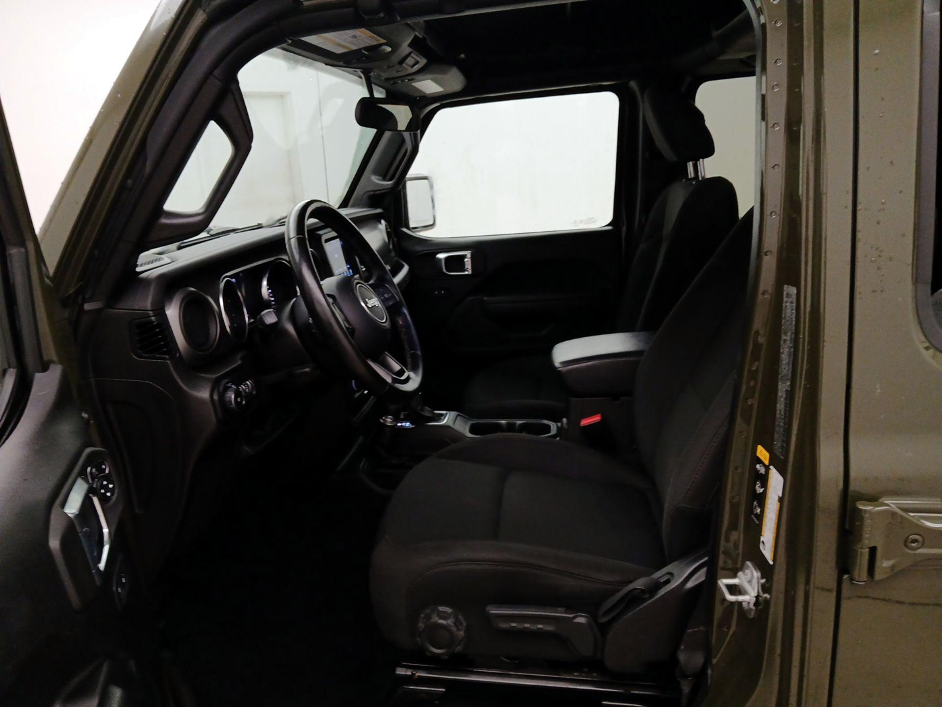 Thumbnail: 2022 Jeep Wrangler - 11