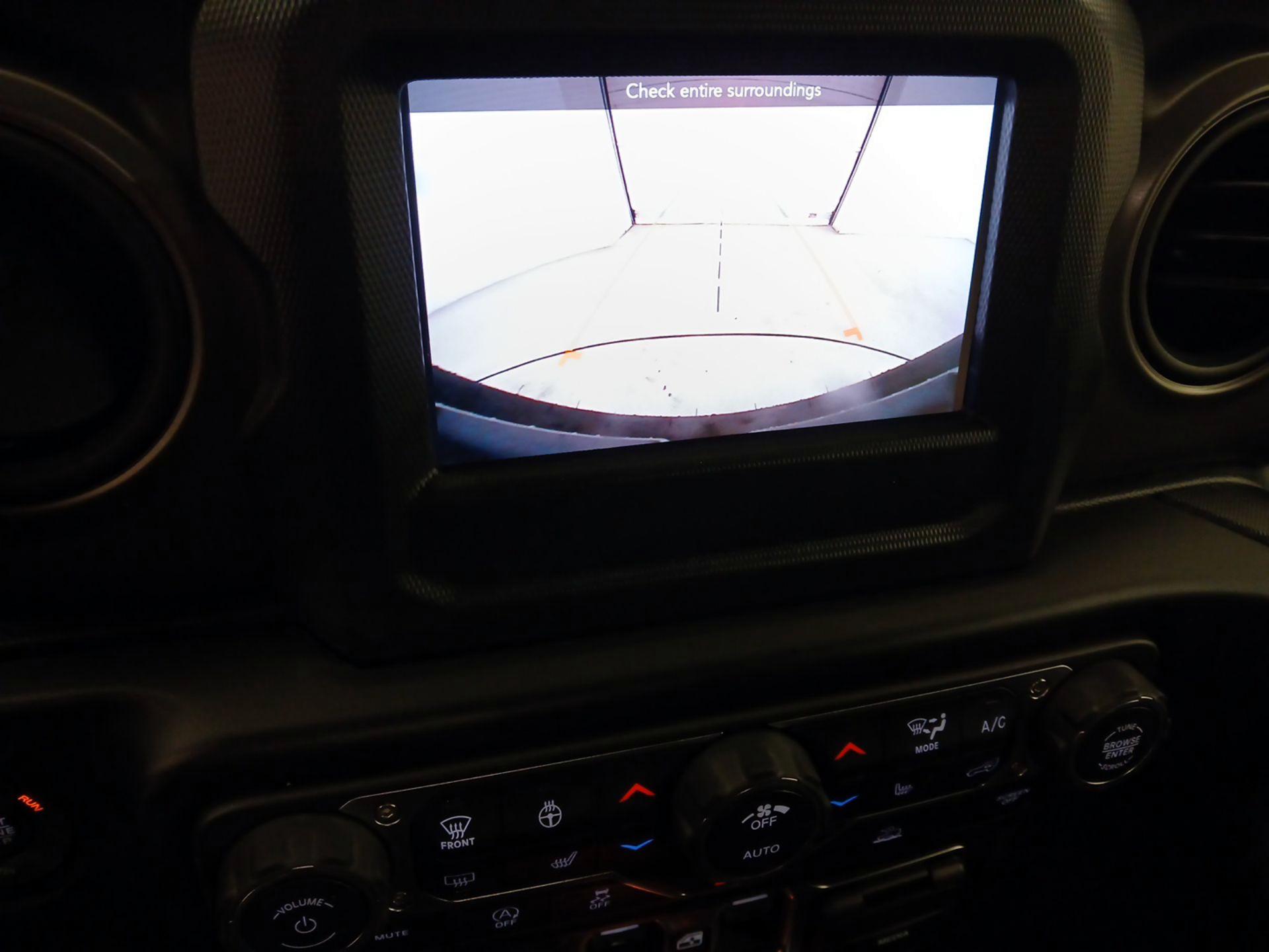 Thumbnail: 2022 Jeep Wrangler - 14