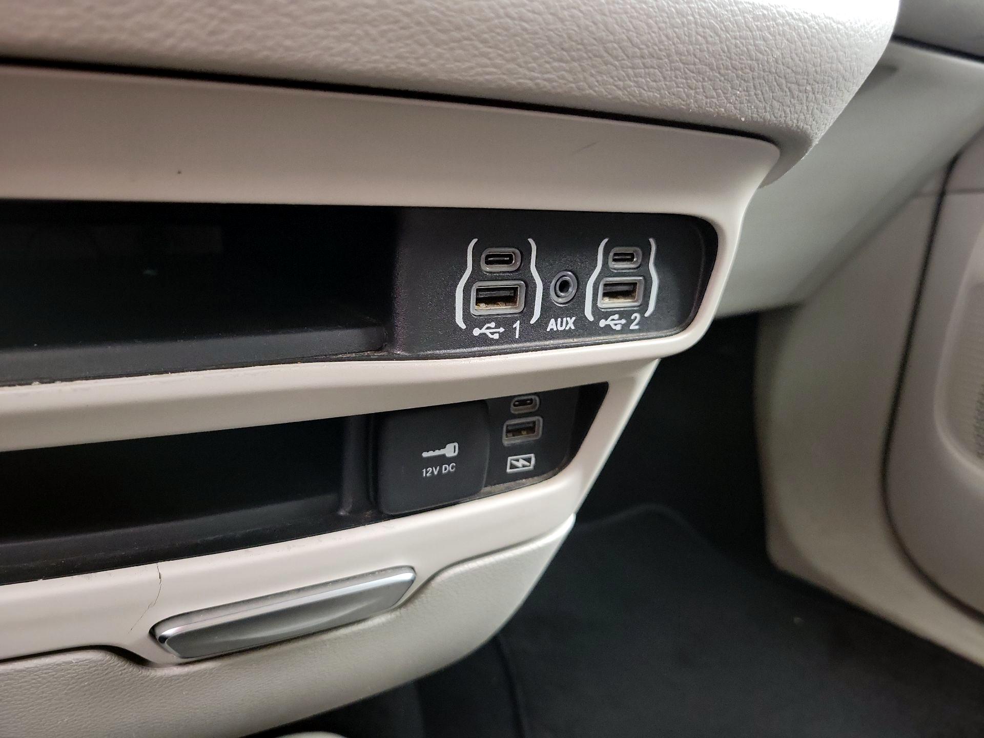 Thumbnail: 2022 Chrysler Pacifica - 18