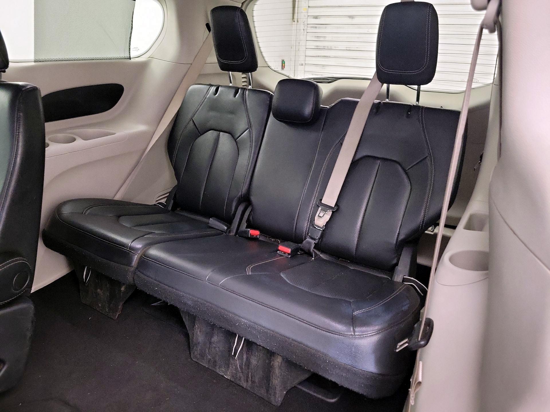 Thumbnail: 2022 Chrysler Pacifica - 20