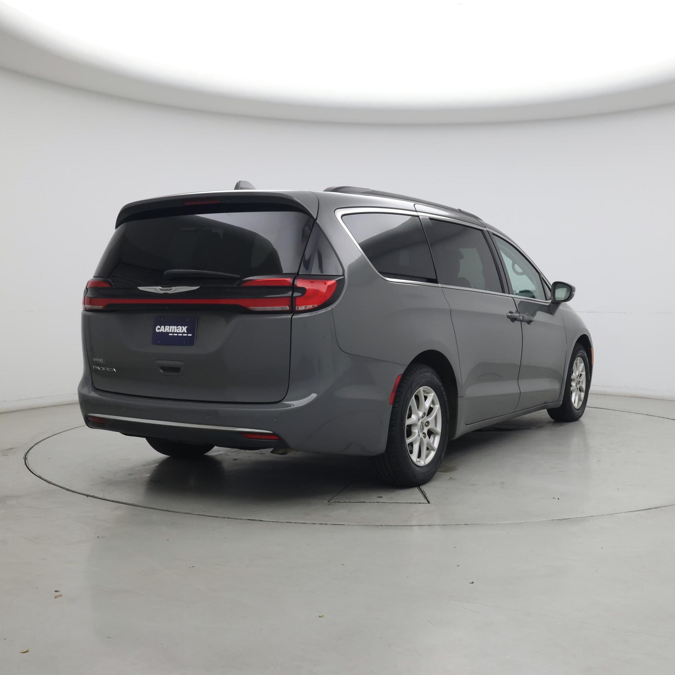 Thumbnail: 2022 Chrysler Pacifica - 8