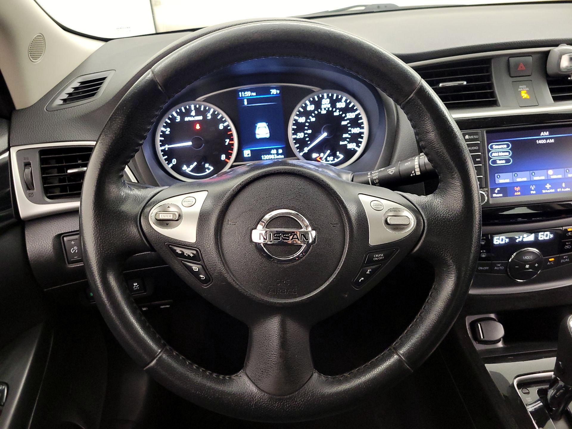 Thumbnail: 2019 Nissan Sentra - 10