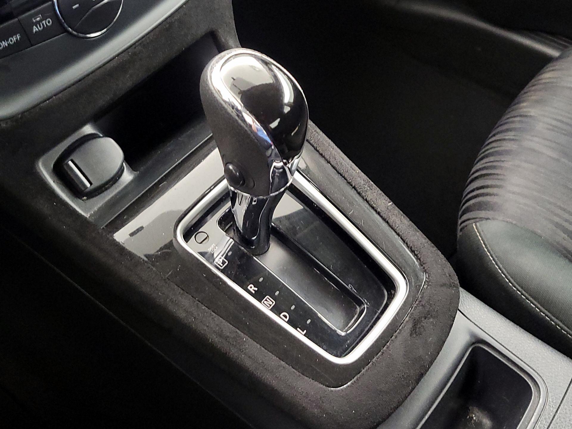 Thumbnail: 2019 Nissan Sentra - 17