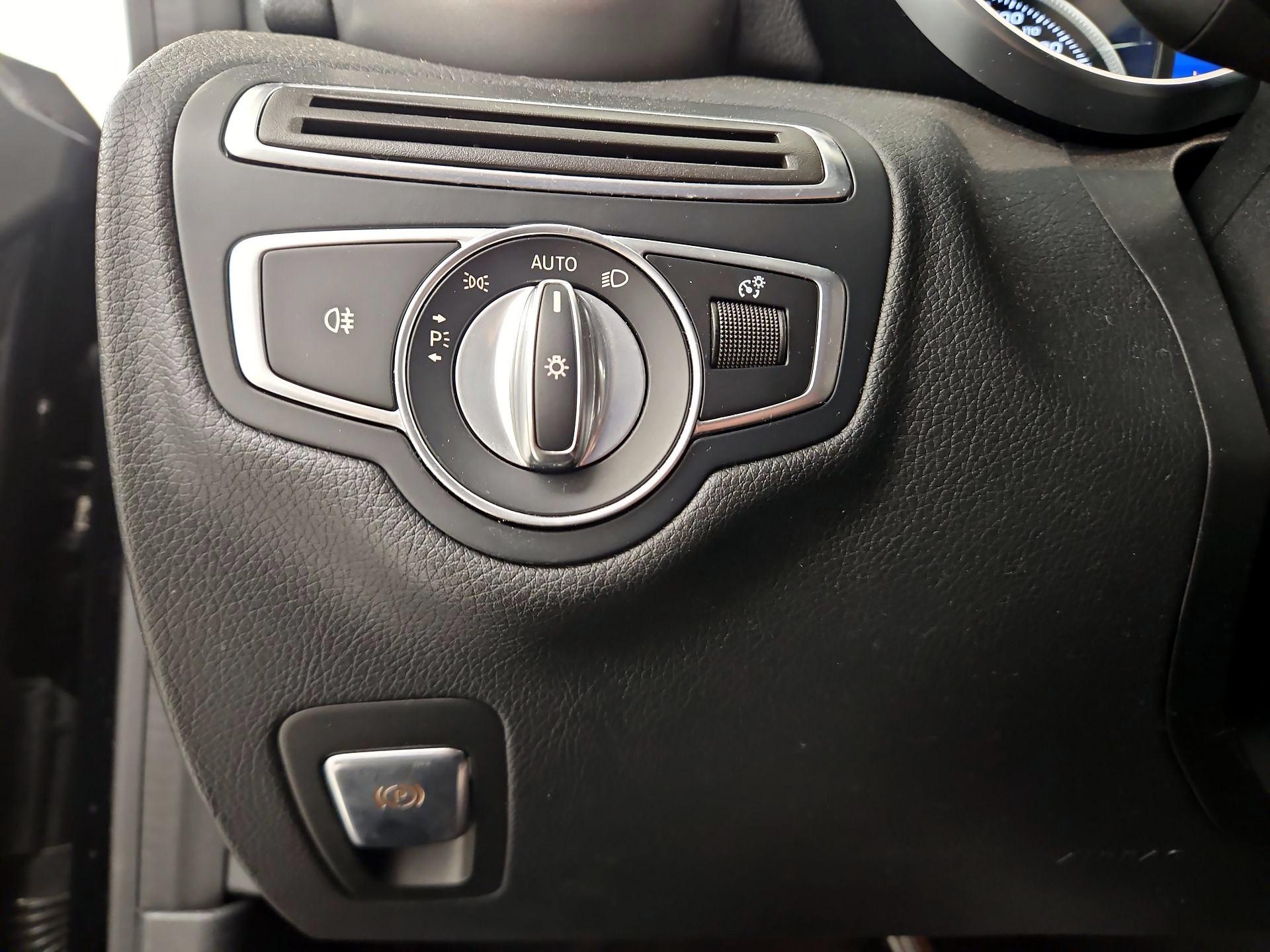 Thumbnail: 2018 Mercedes-Benz C-Class - 13