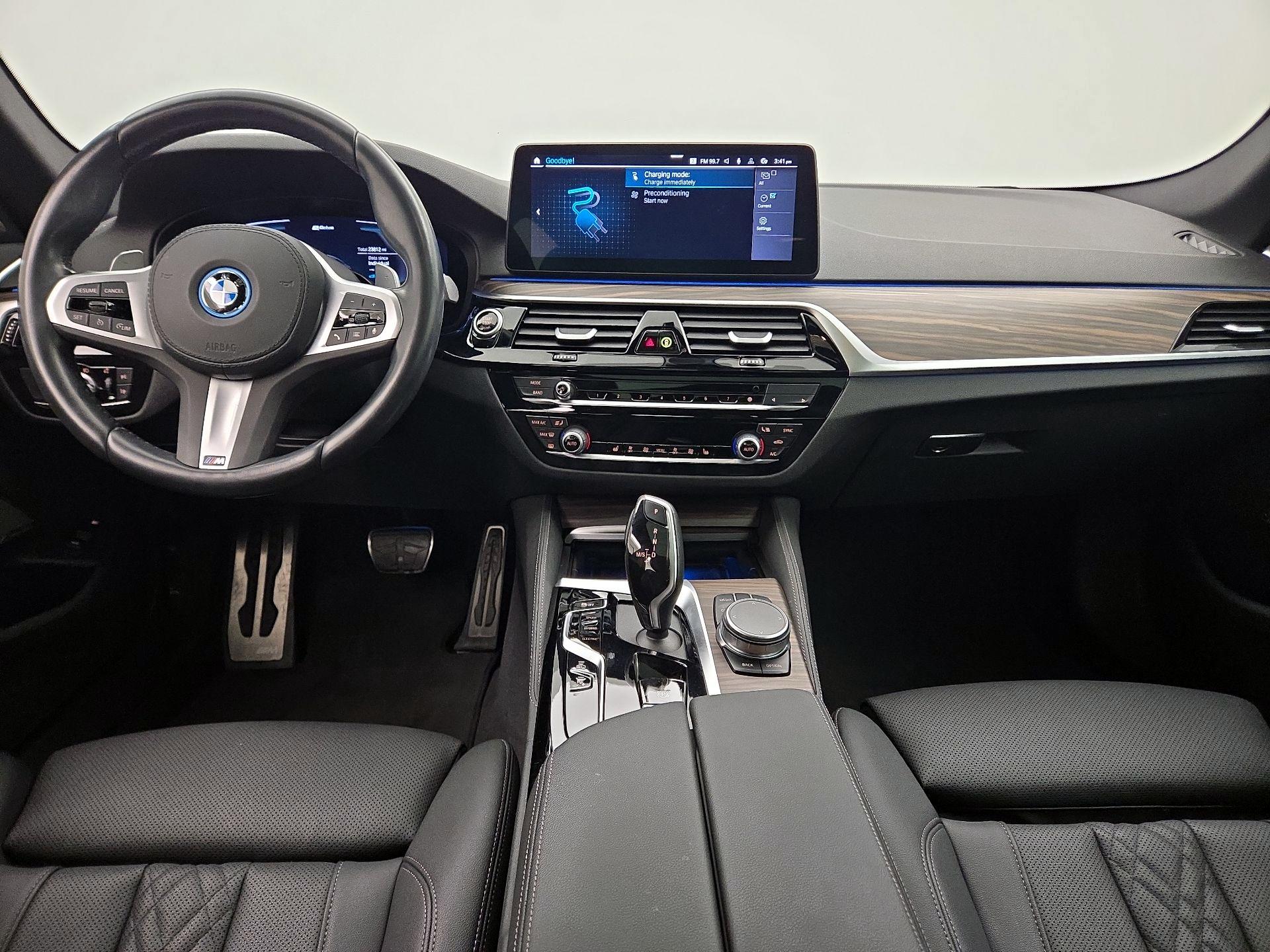 Thumbnail: 2023 BMW 5 Series - 9