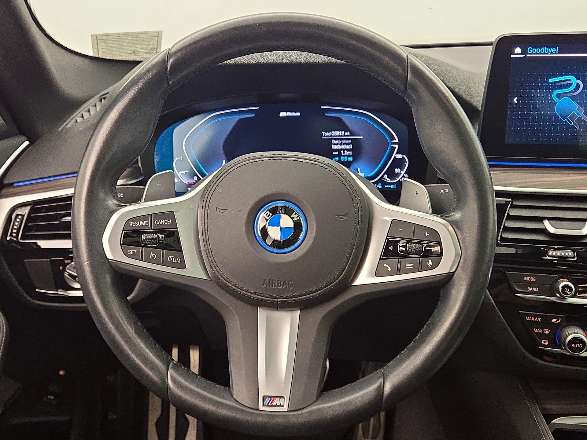 Thumbnail: 2023 BMW 5 Series - 10