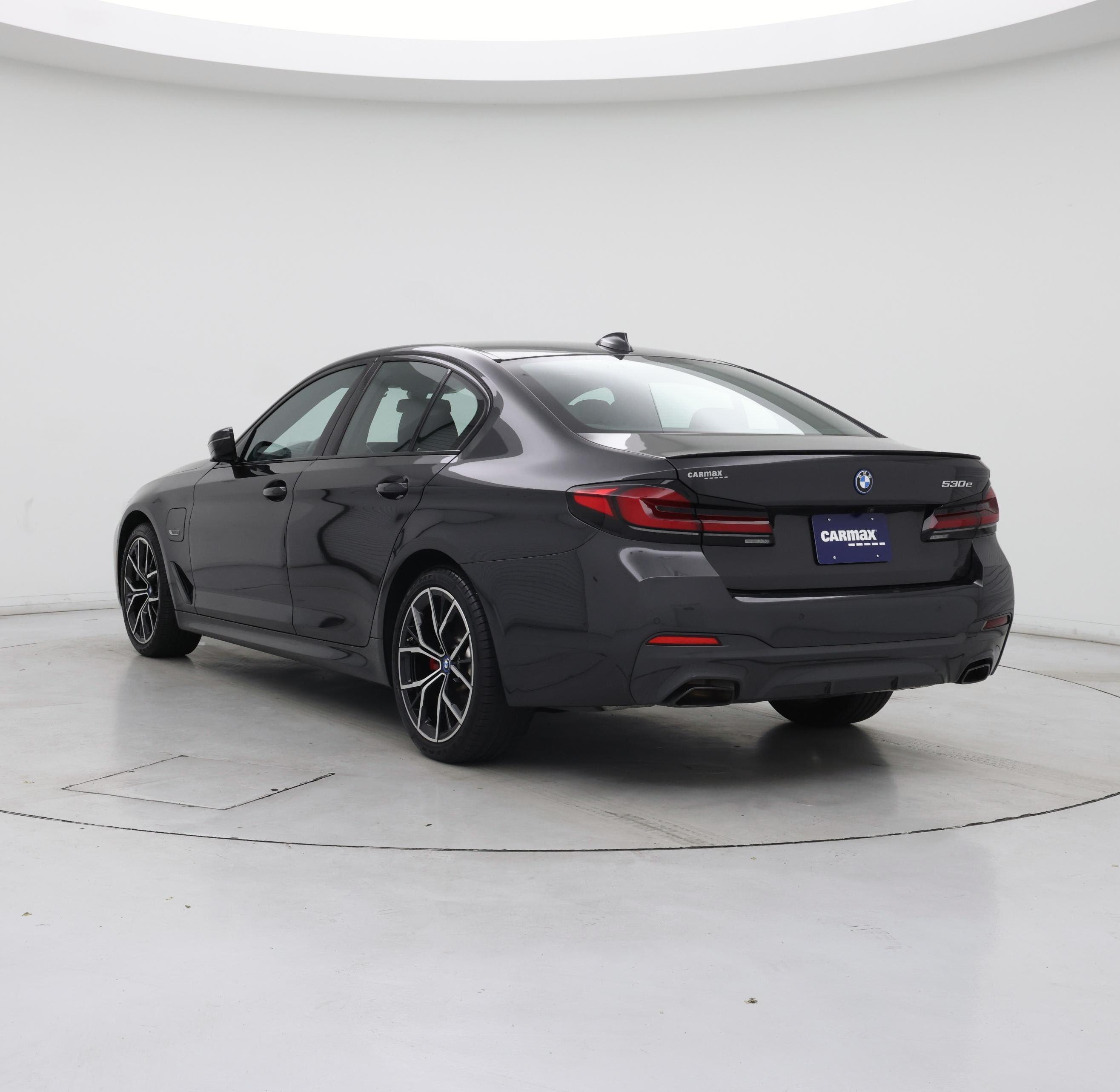 Thumbnail: 2023 BMW 5 Series - 2
