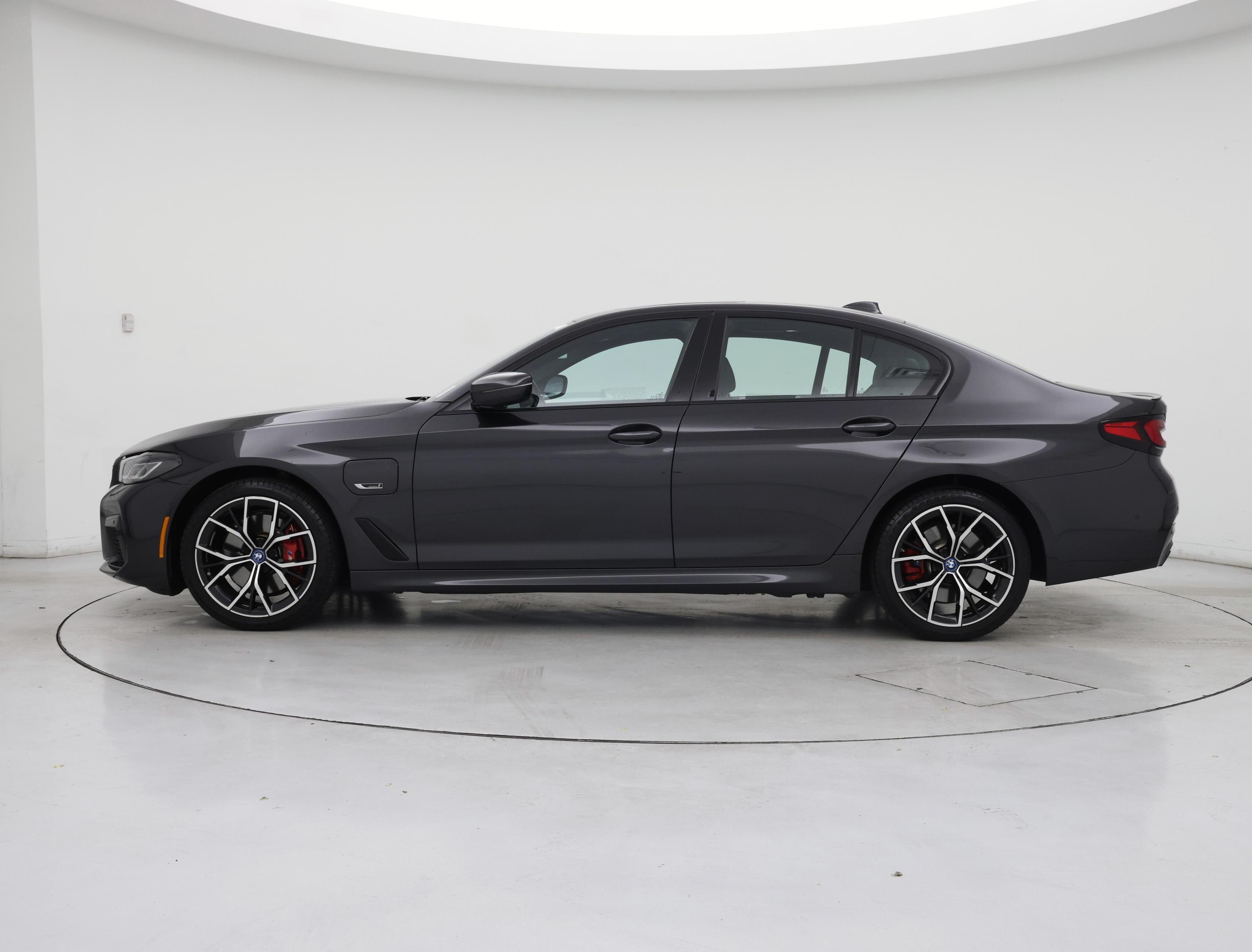 Thumbnail: 2023 BMW 5 Series - 3