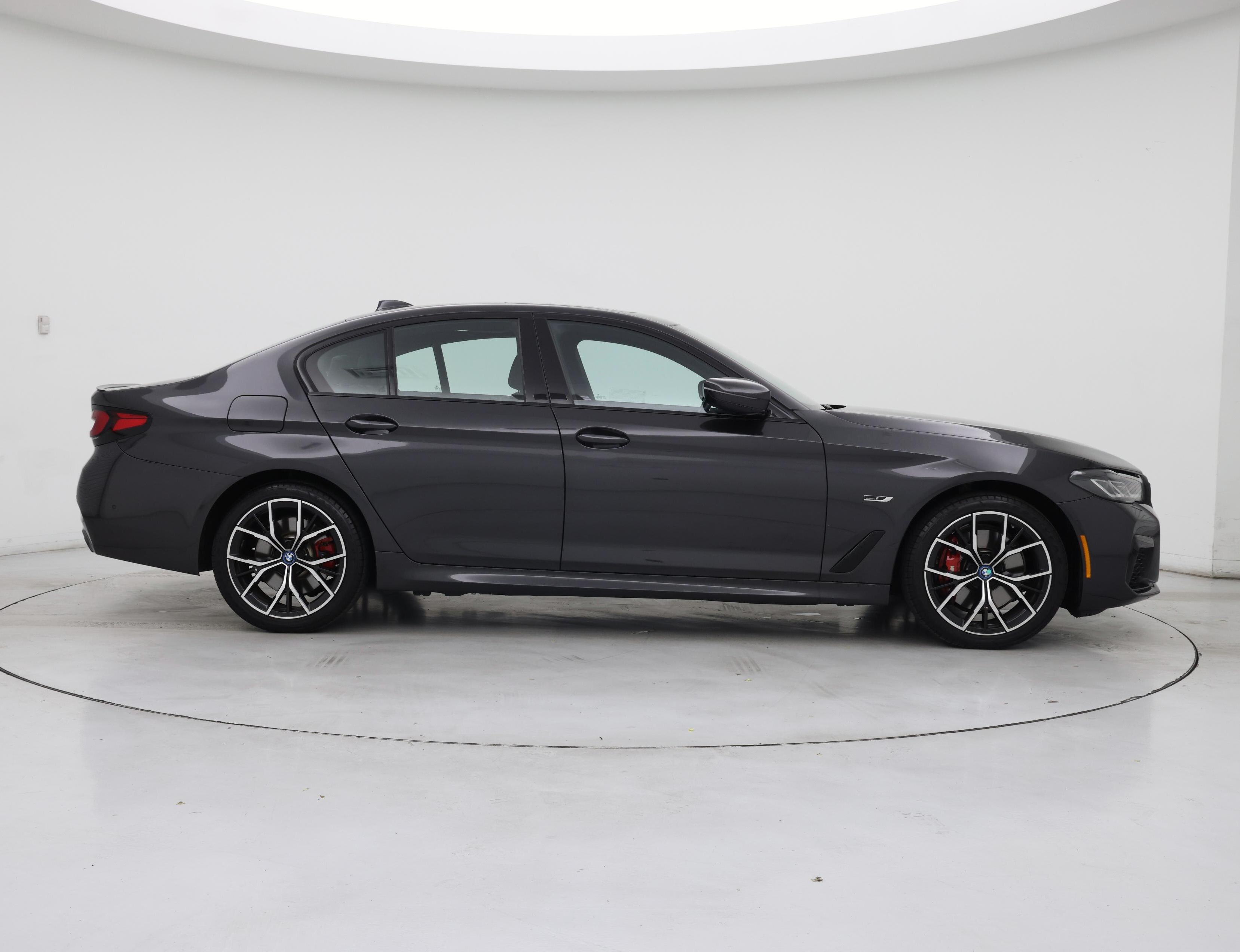 Thumbnail: 2023 BMW 5 Series - 7