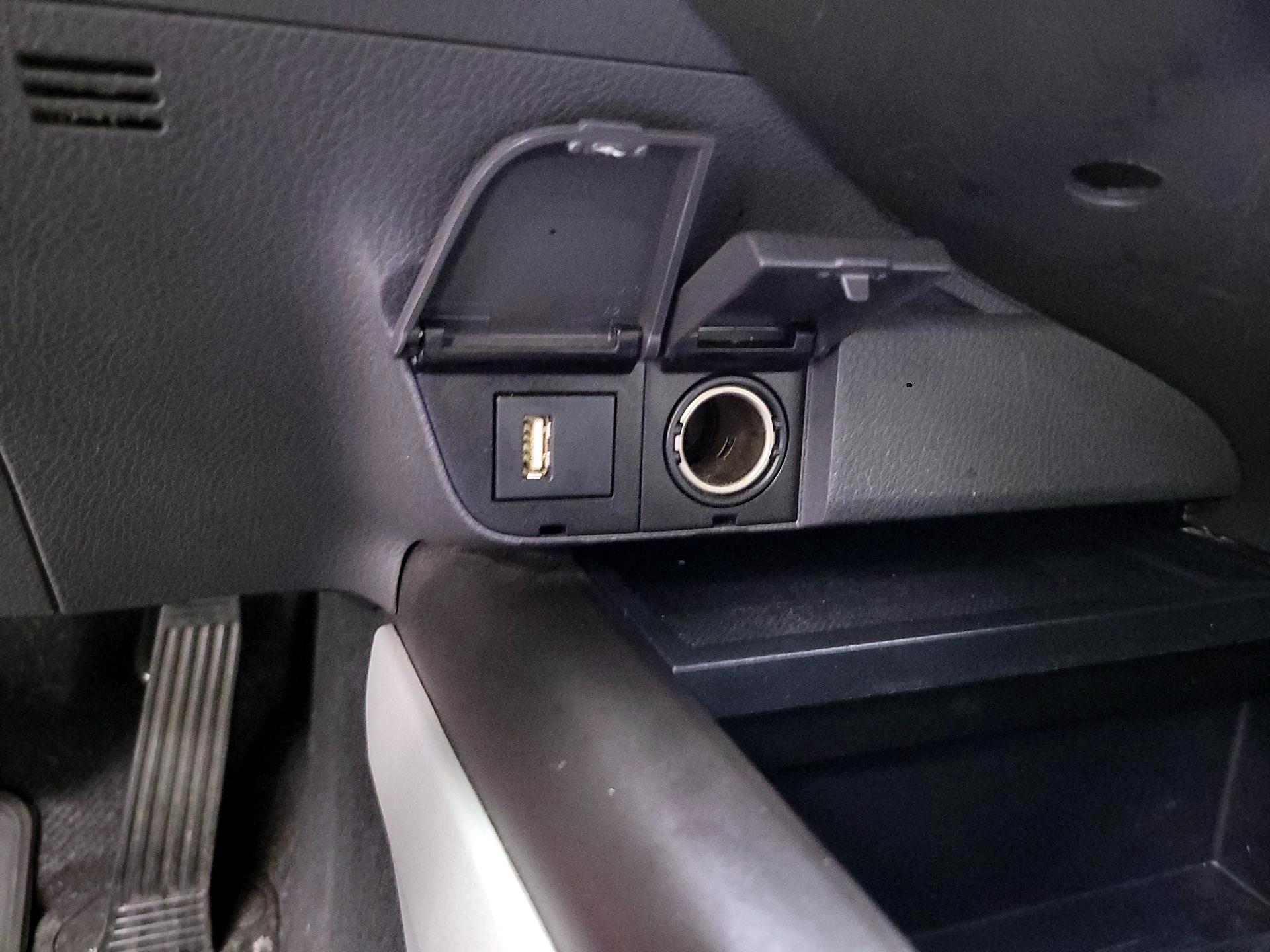 Thumbnail: 2022 Toyota Camry - 16