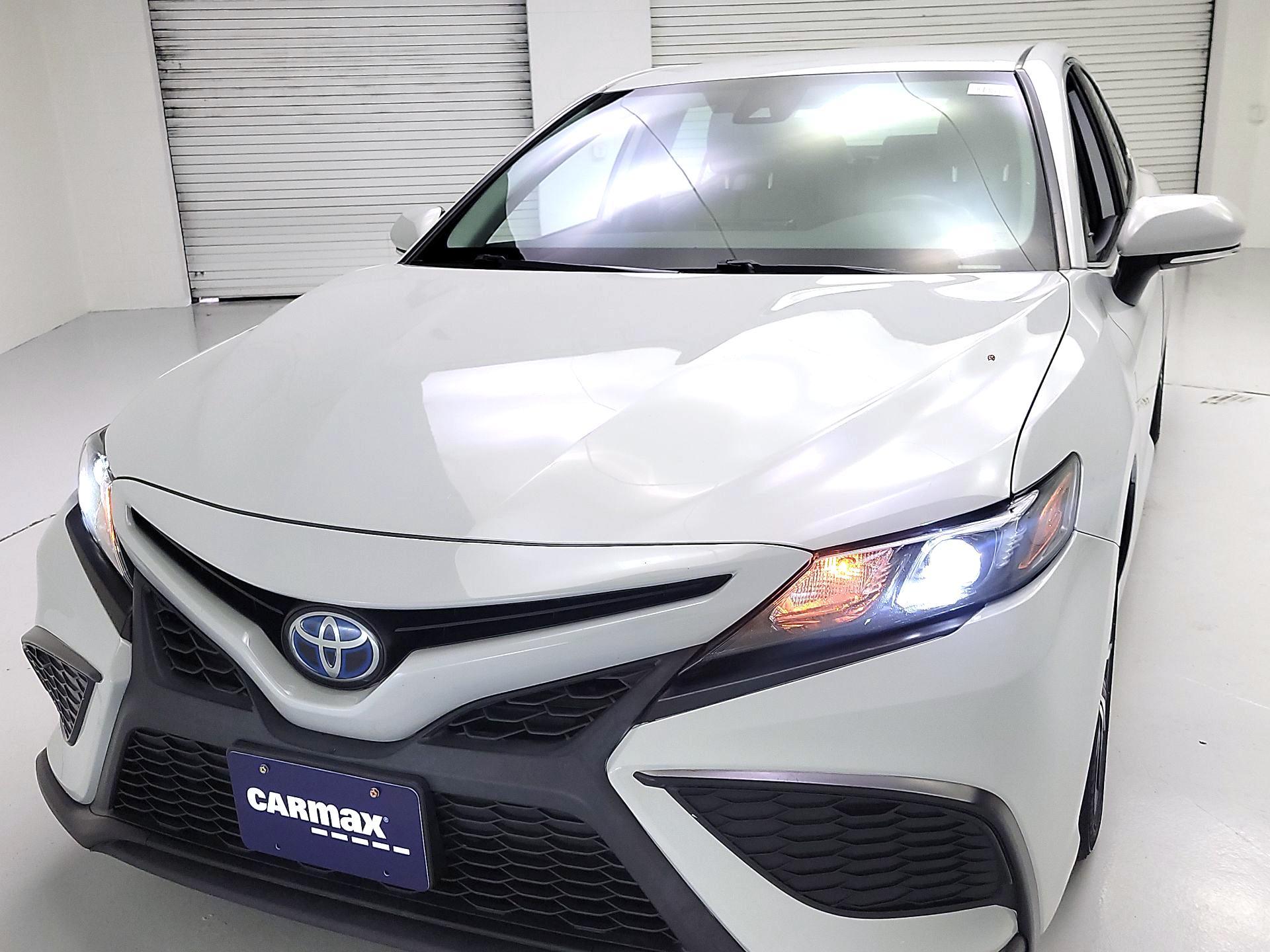 Thumbnail: 2022 Toyota Camry - 3