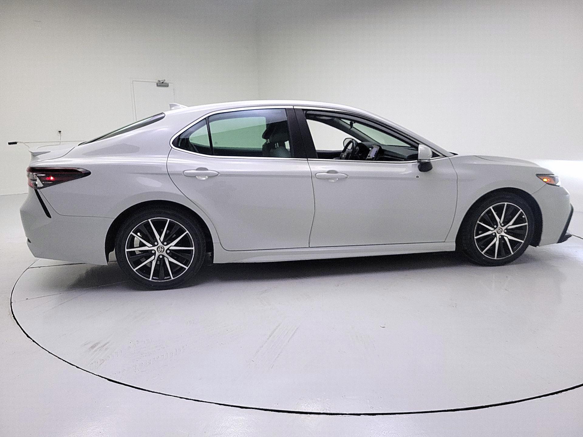 Thumbnail: 2022 Toyota Camry - 4