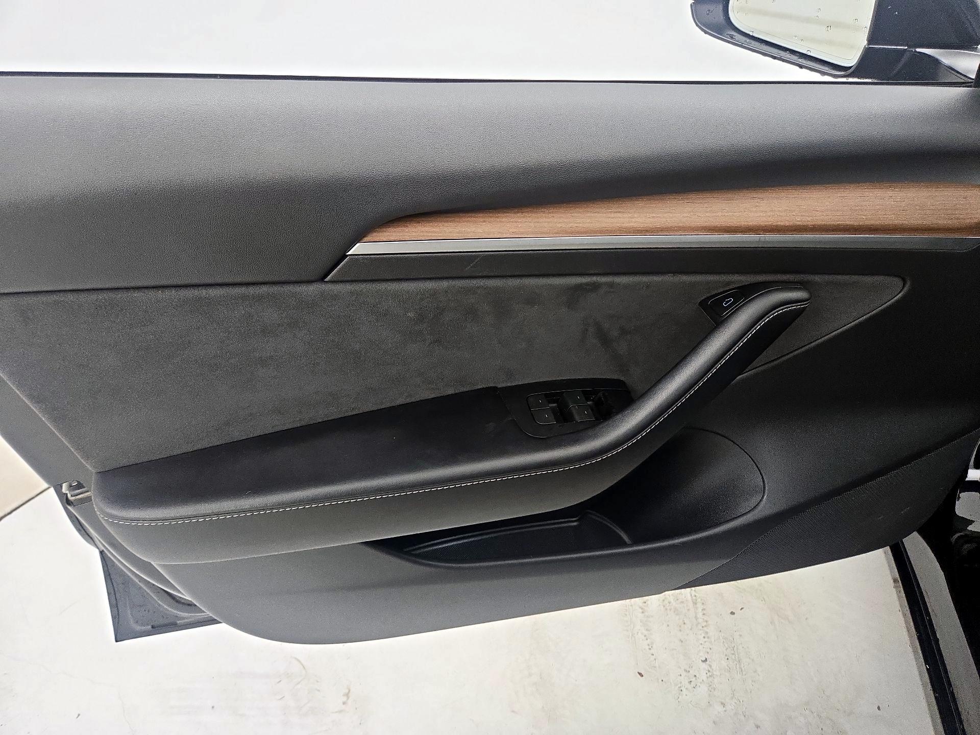 Thumbnail: 2022 Tesla Model 3 - 12