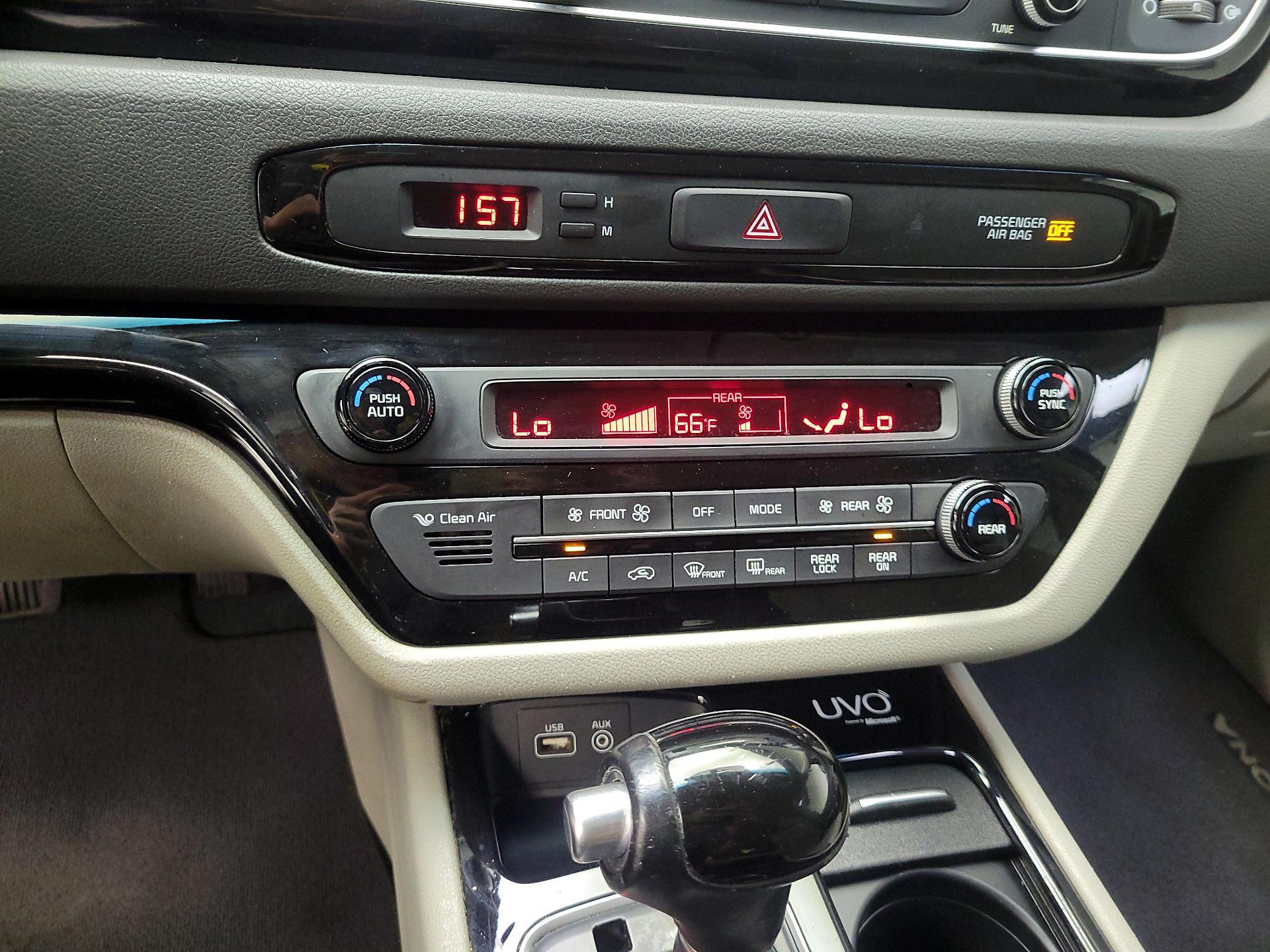 Thumbnail: 2015 Kia Sedona - 14