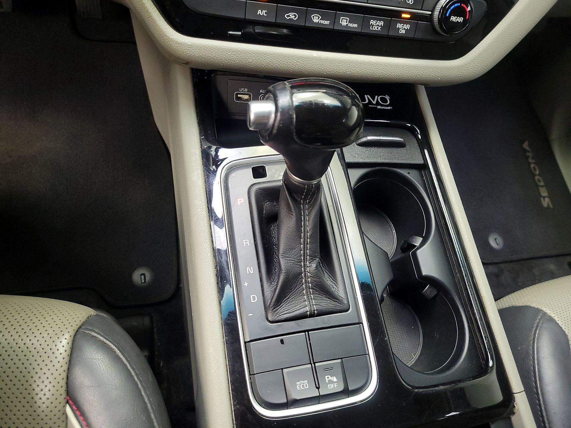 Thumbnail: 2015 Kia Sedona - 15