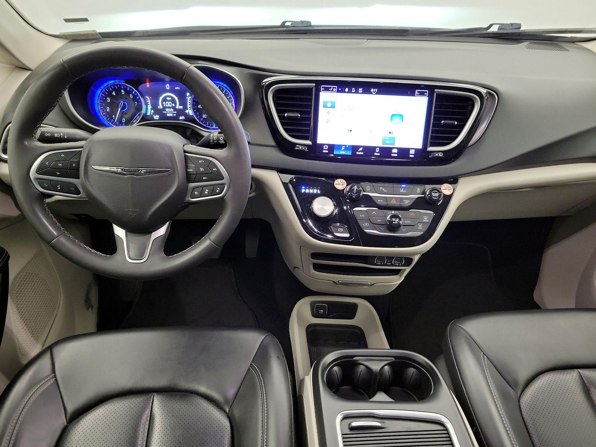 Thumbnail: 2023 Chrysler Pacifica - 9