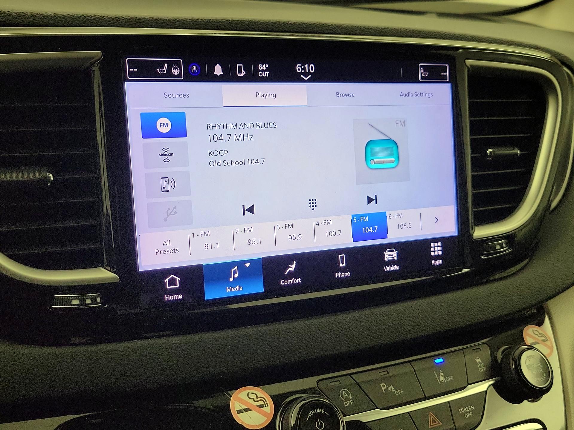 Thumbnail: 2023 Chrysler Pacifica - 15