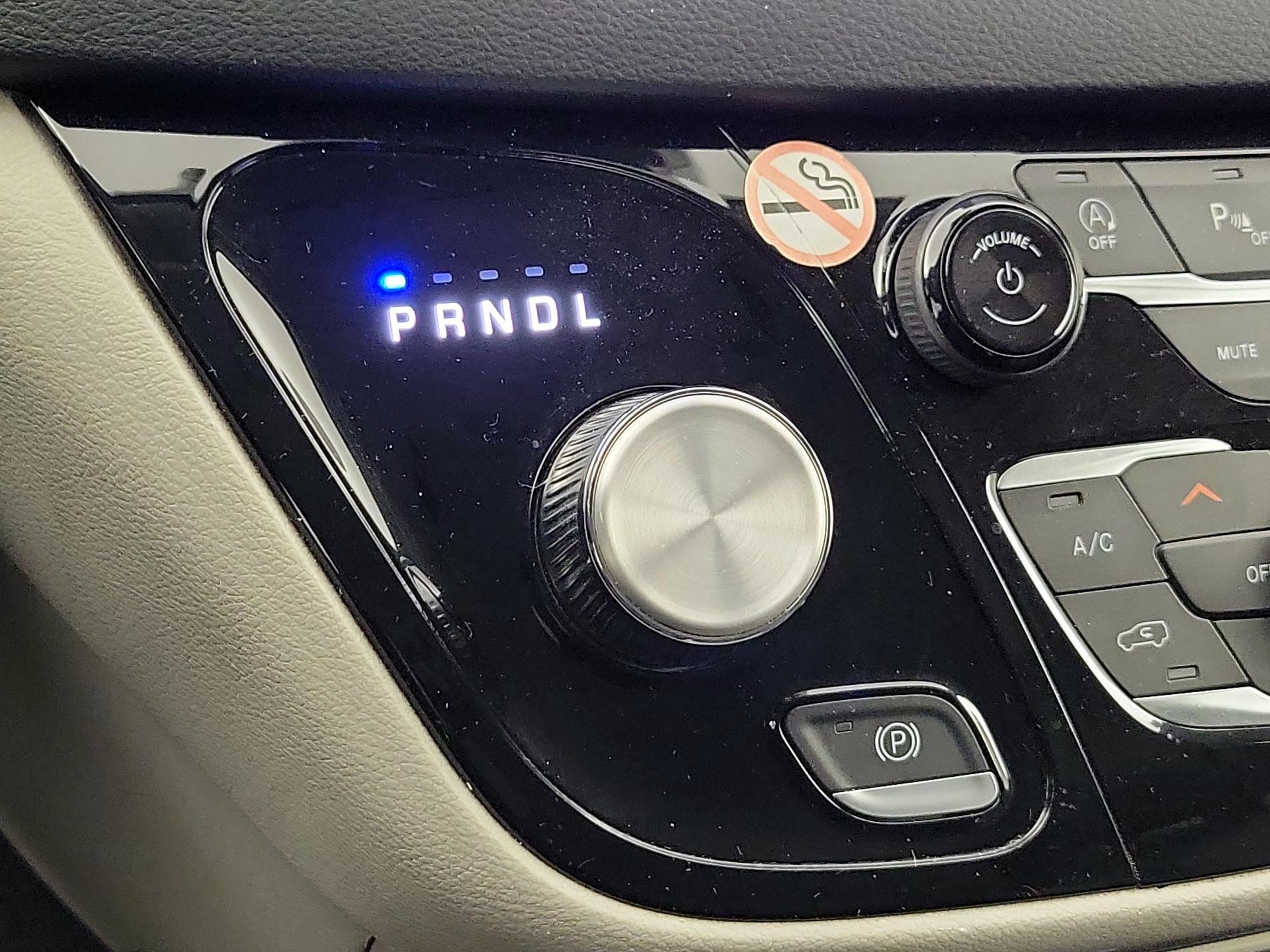 Thumbnail: 2023 Chrysler Pacifica - 17