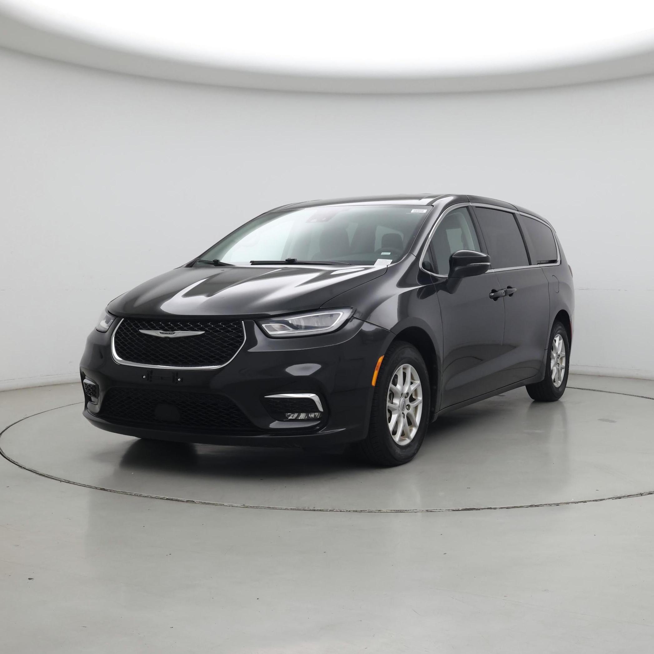 Thumbnail: 2023 Chrysler Pacifica - 4