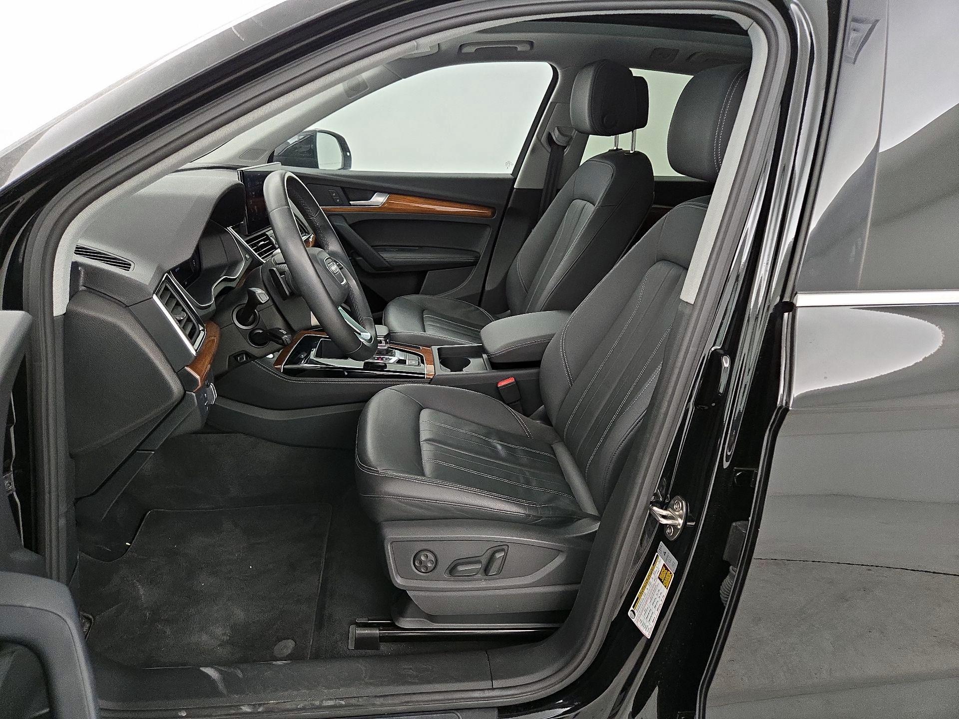 Thumbnail: 2023 Audi Q5 - 11