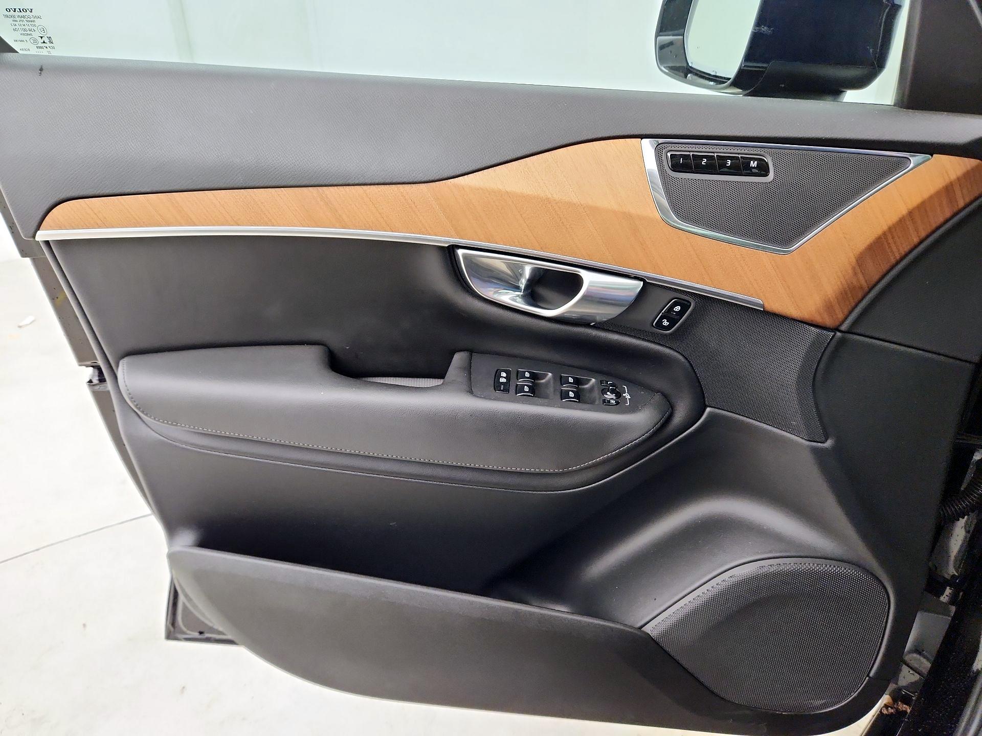 Thumbnail: 2023 Volvo XC90 - 10