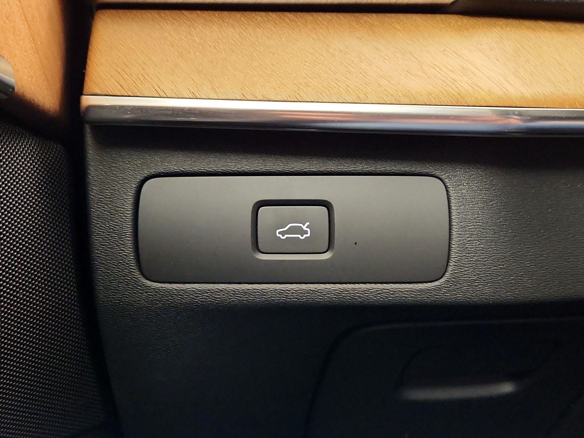 Thumbnail: 2023 Volvo XC90 - 11