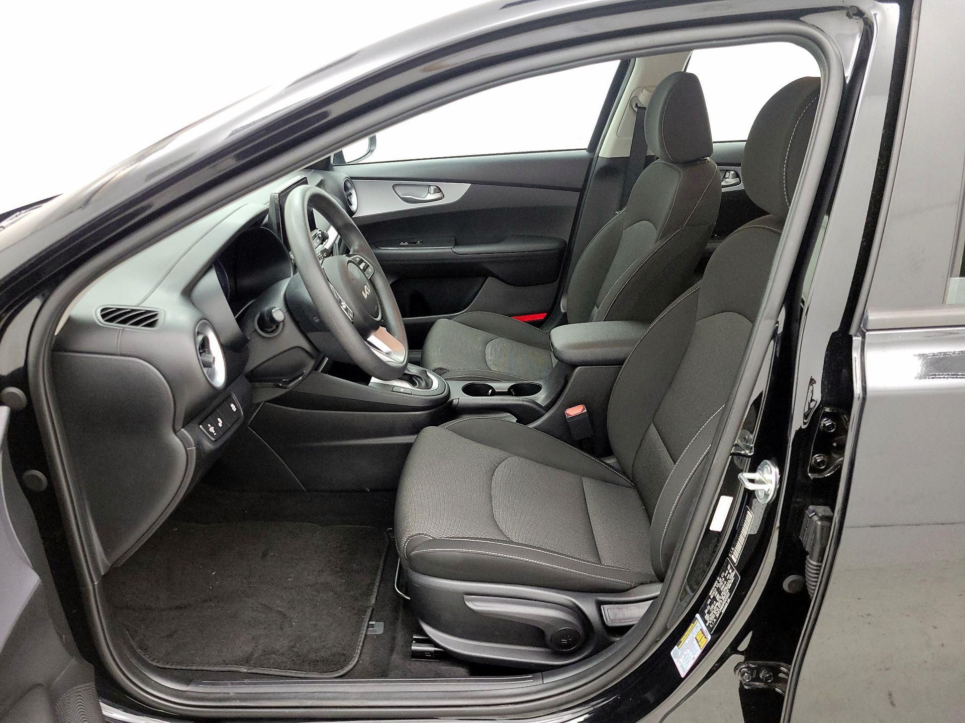 Thumbnail: 2023 Kia Forte - 11