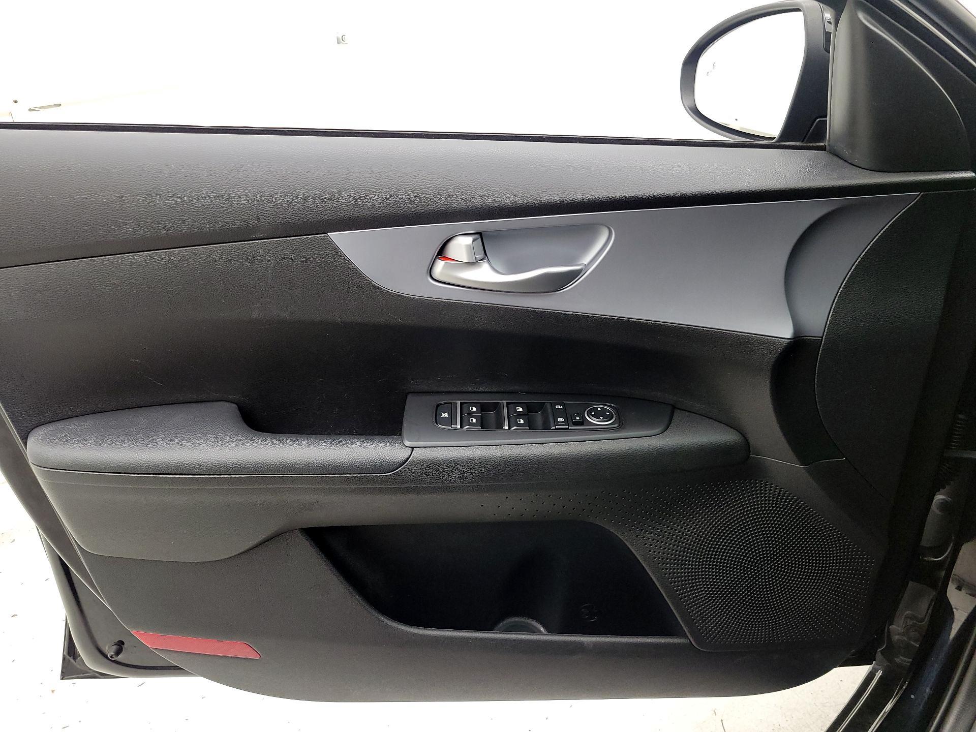 Thumbnail: 2023 Kia Forte - 12