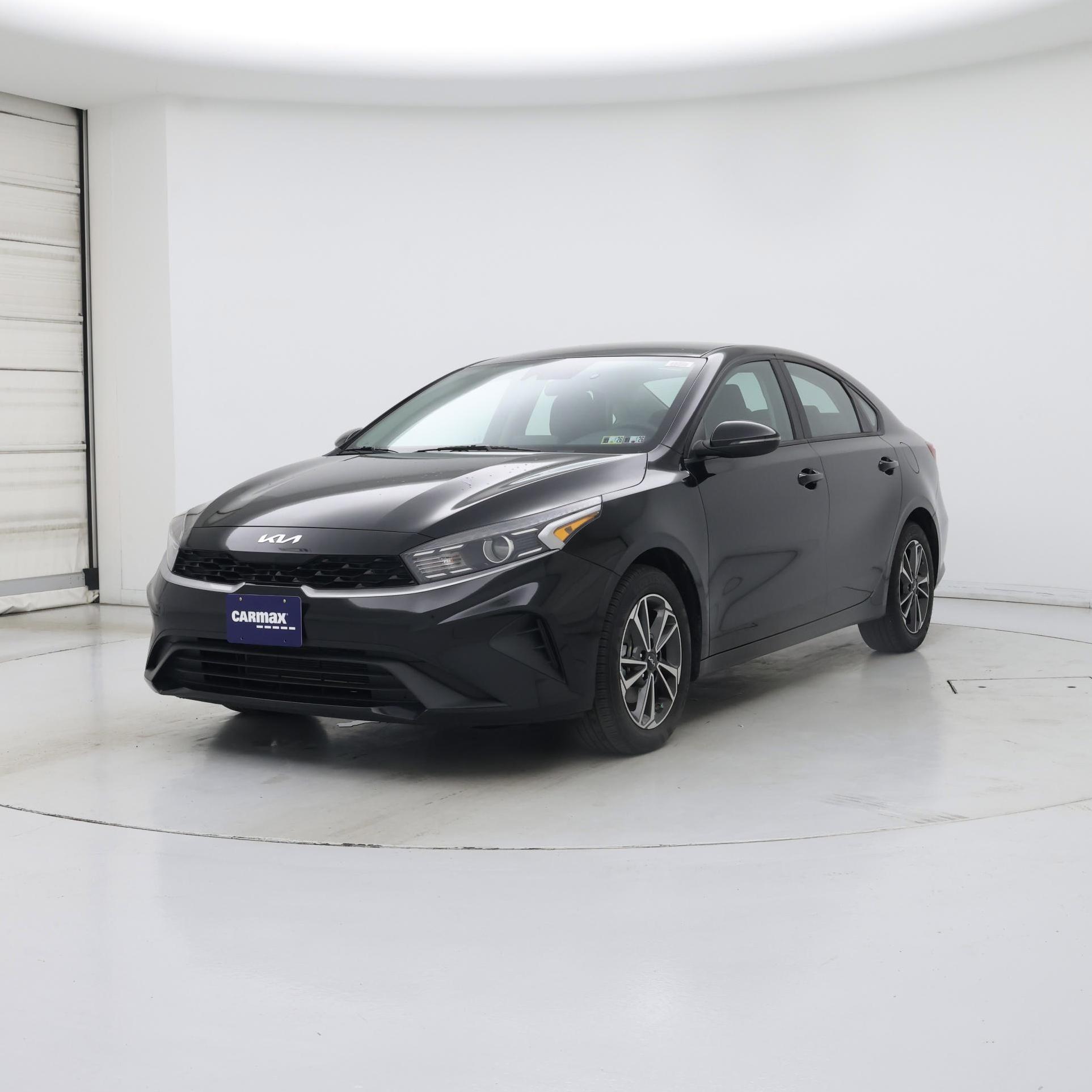 Thumbnail: 2023 Kia Forte - 4