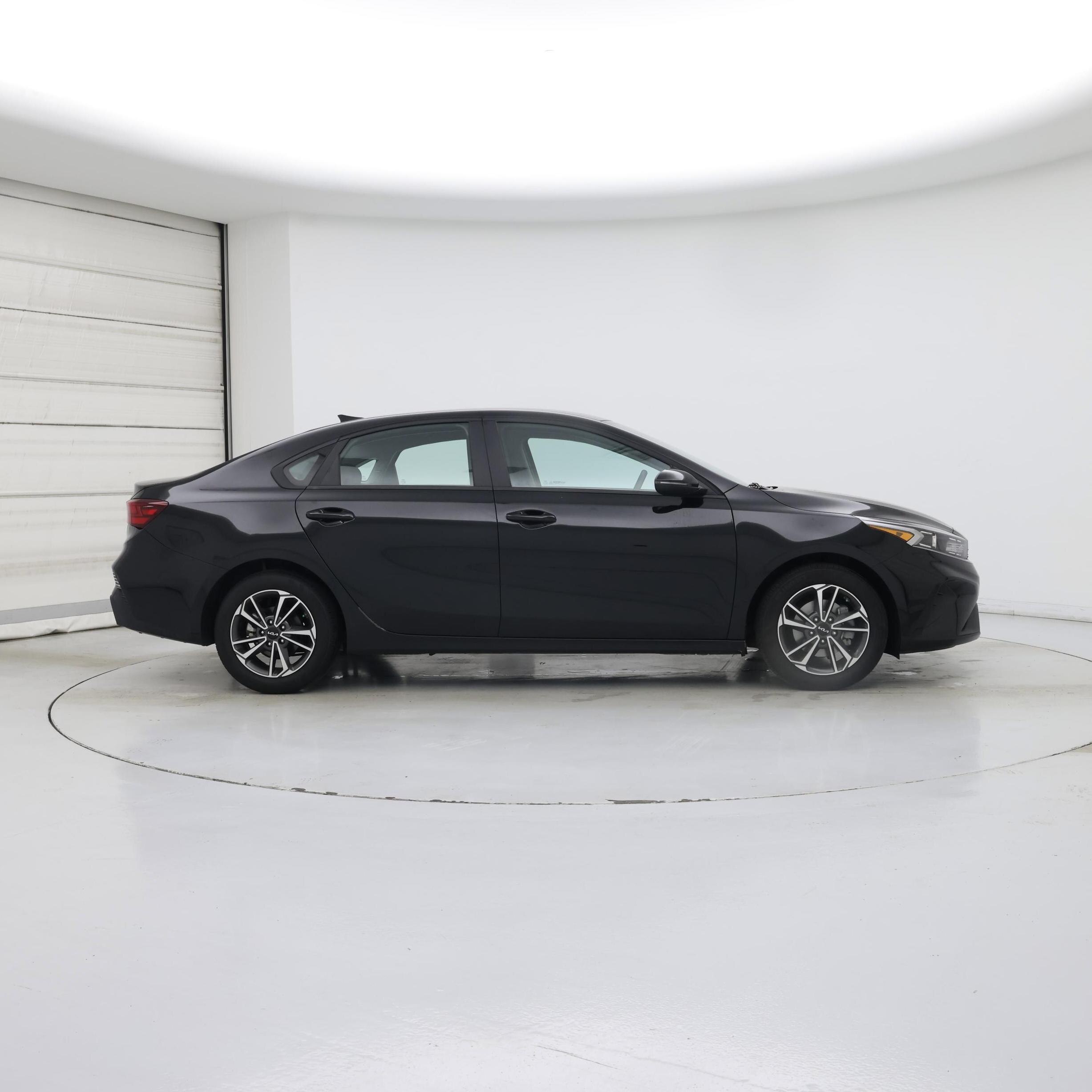 Thumbnail: 2023 Kia Forte - 7