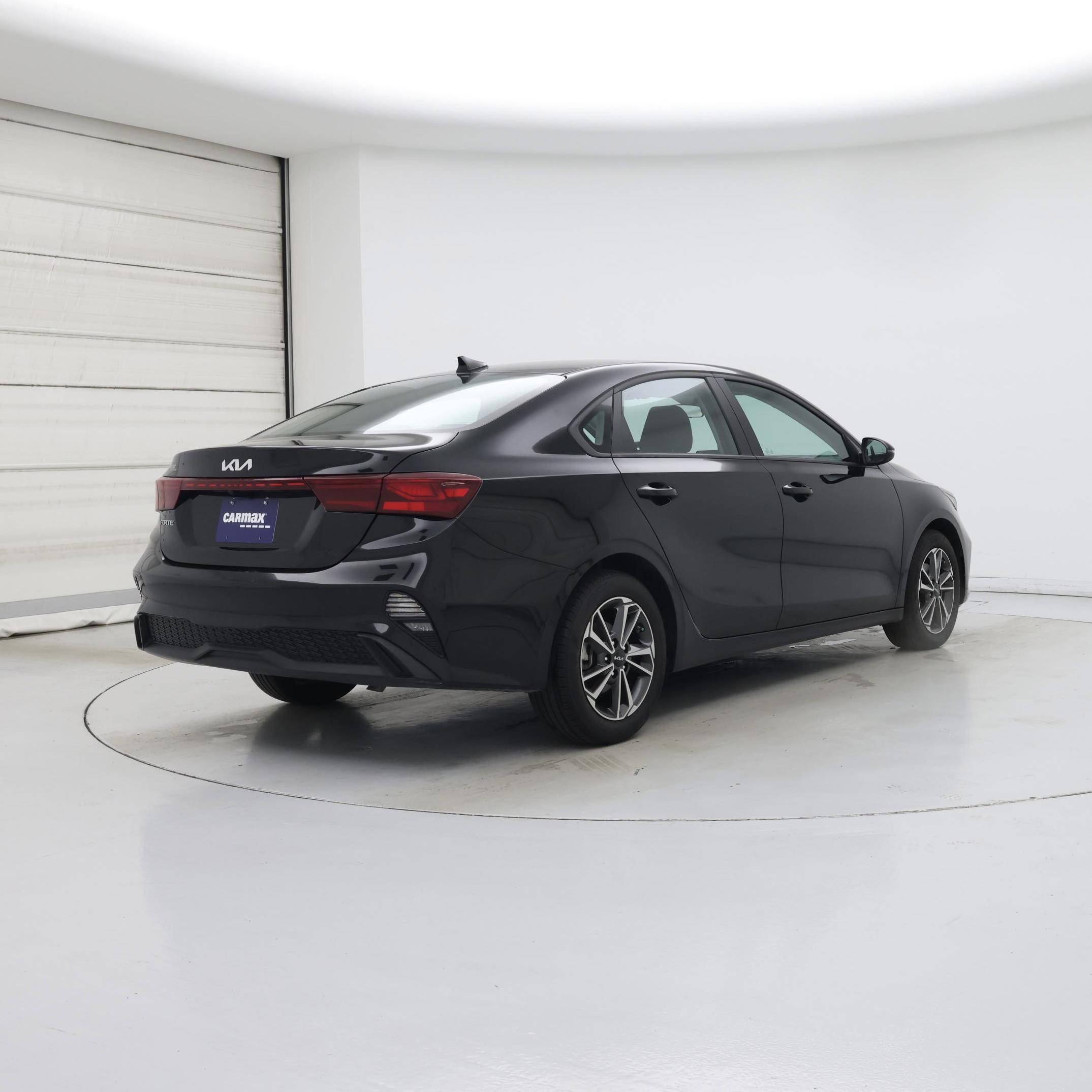 Thumbnail: 2023 Kia Forte - 8