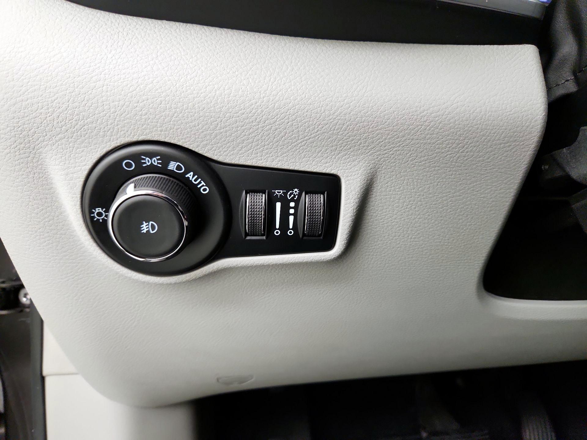 Thumbnail: 2022 Jeep Compass - 13