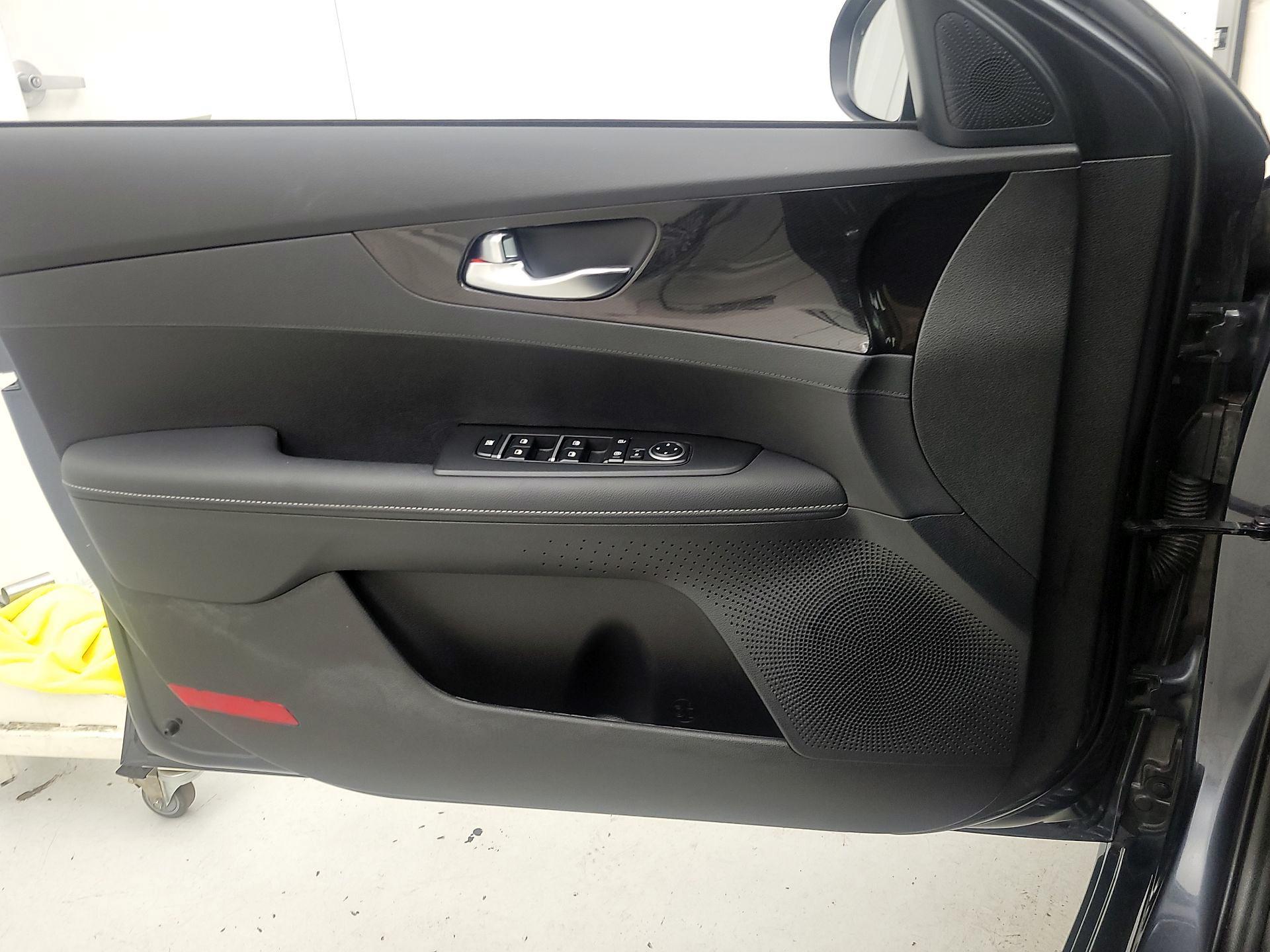 Thumbnail: 2023 Kia Forte - 12