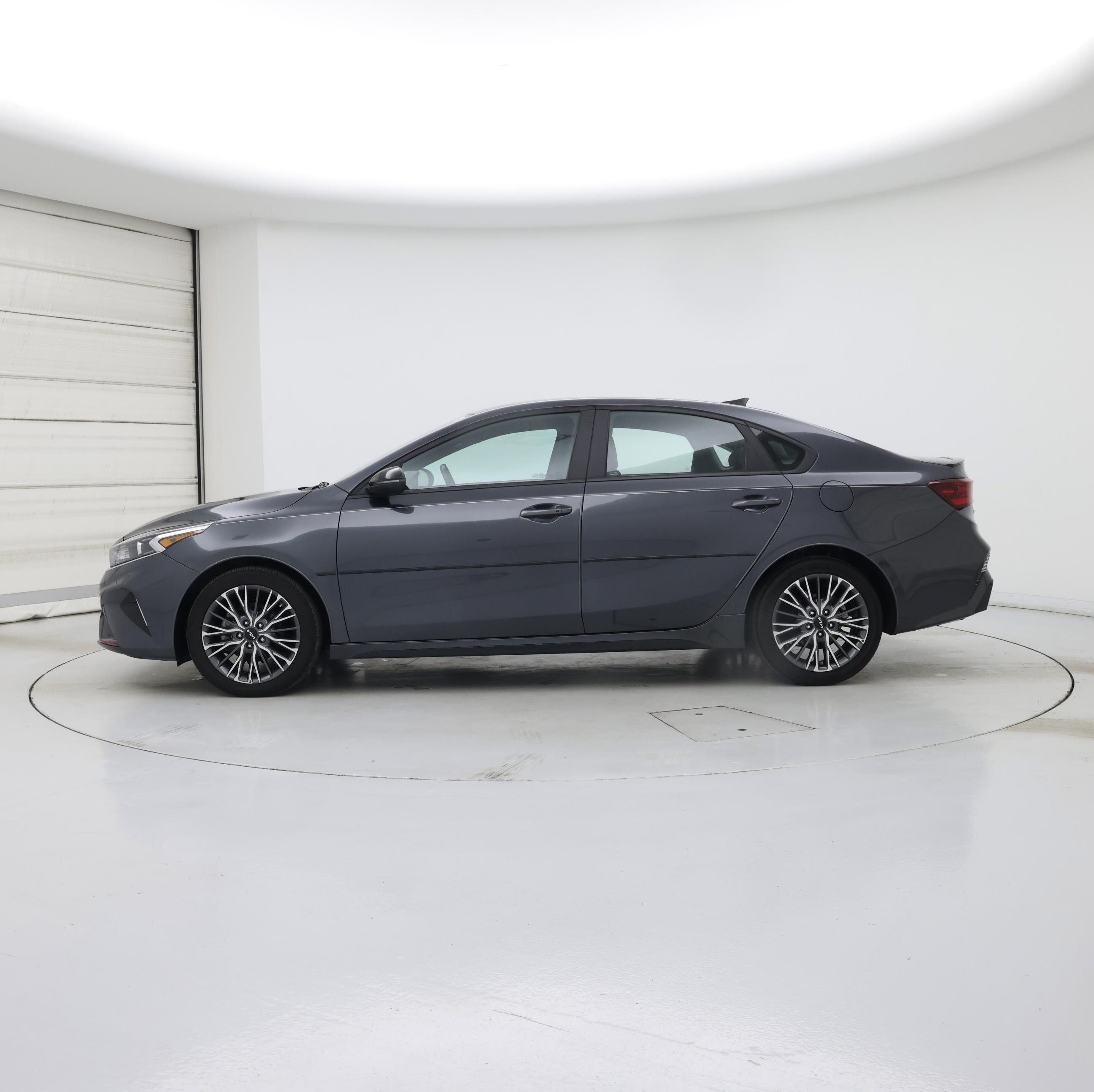 Thumbnail: 2023 Kia Forte - 3