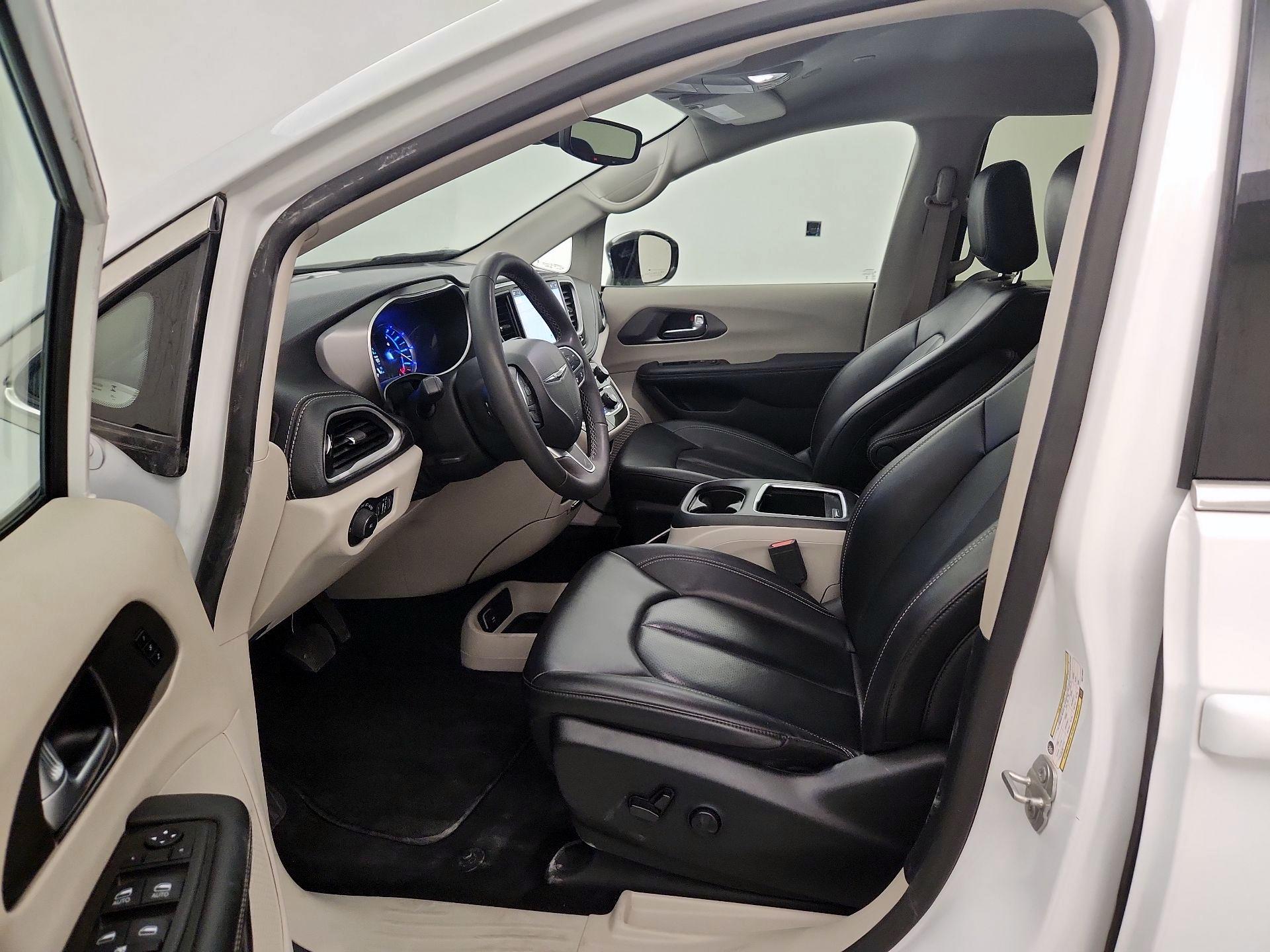 Thumbnail: 2024 Chrysler Pacifica - 11