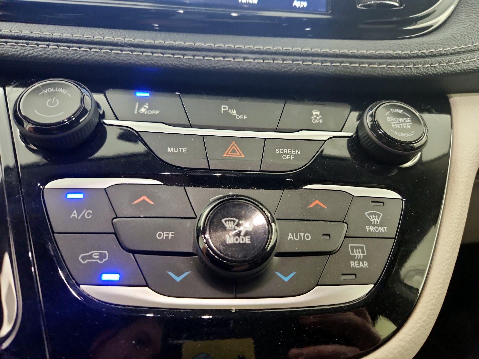 Thumbnail: 2024 Chrysler Pacifica - 17