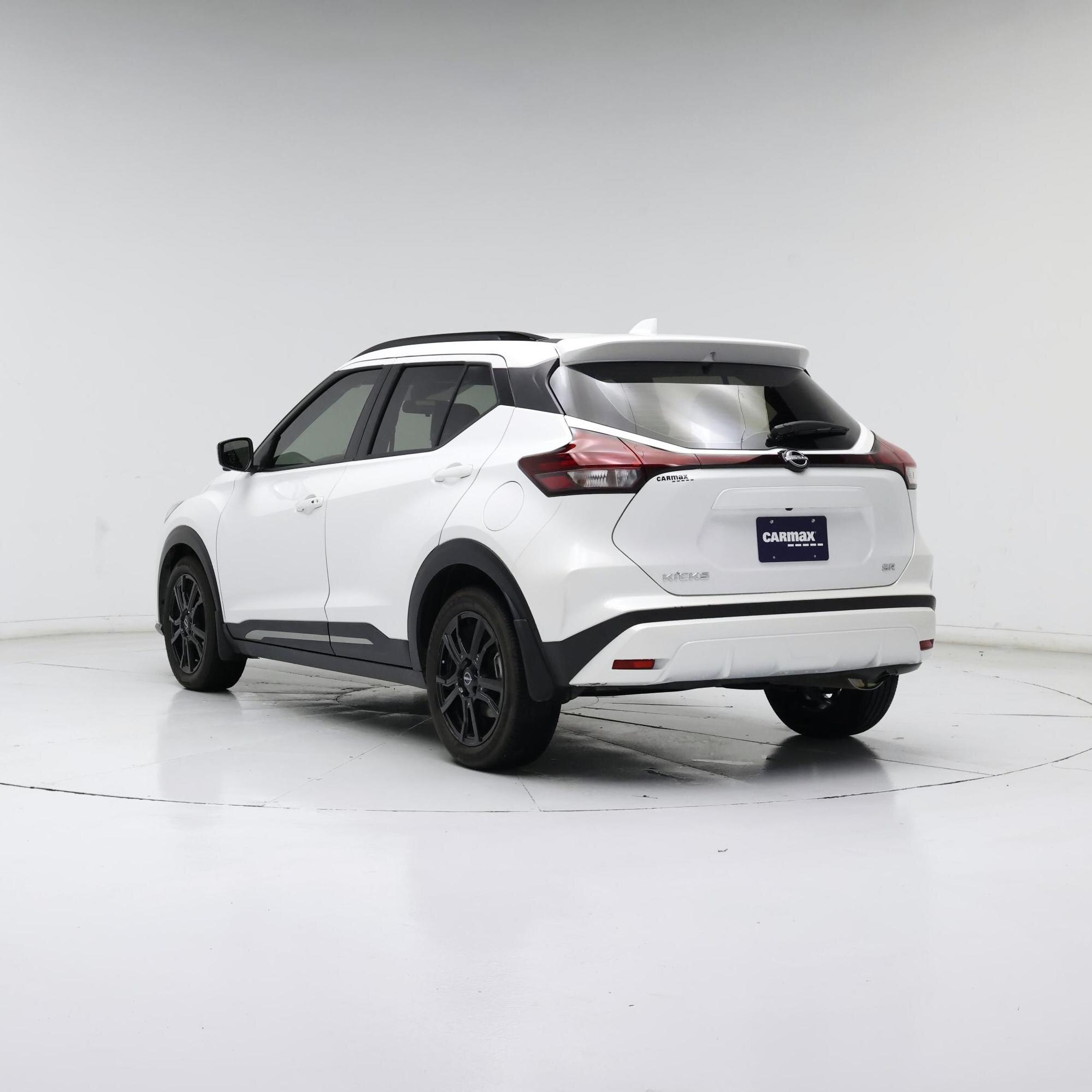 Thumbnail: 2023 Nissan Kicks - 2