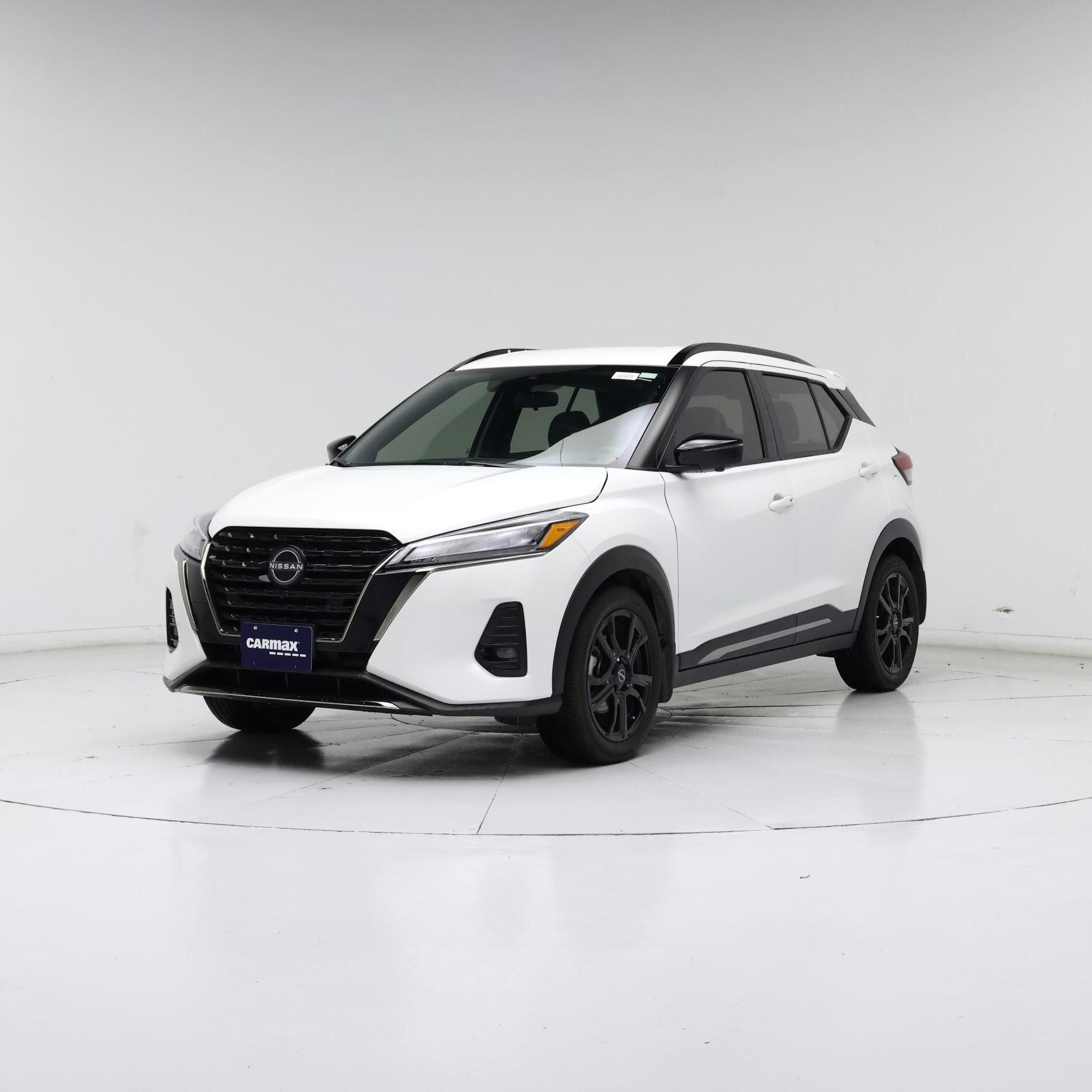 Thumbnail: 2023 Nissan Kicks - 4