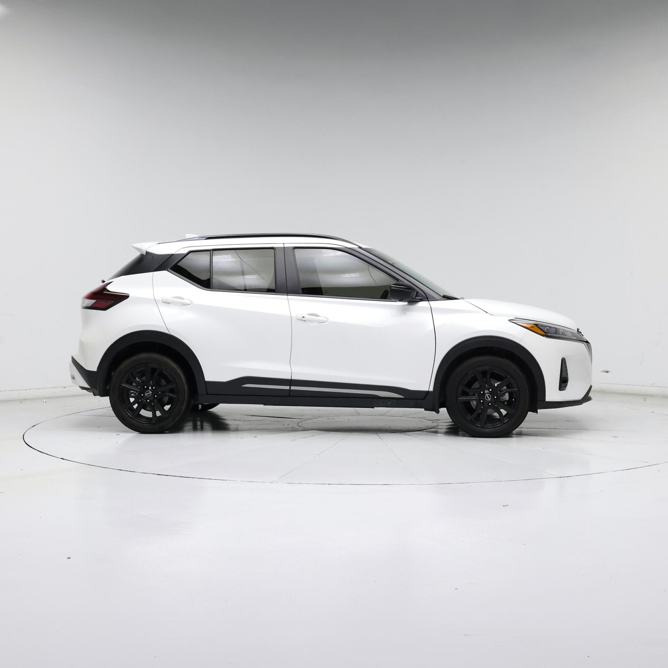 Thumbnail: 2023 Nissan Kicks - 7