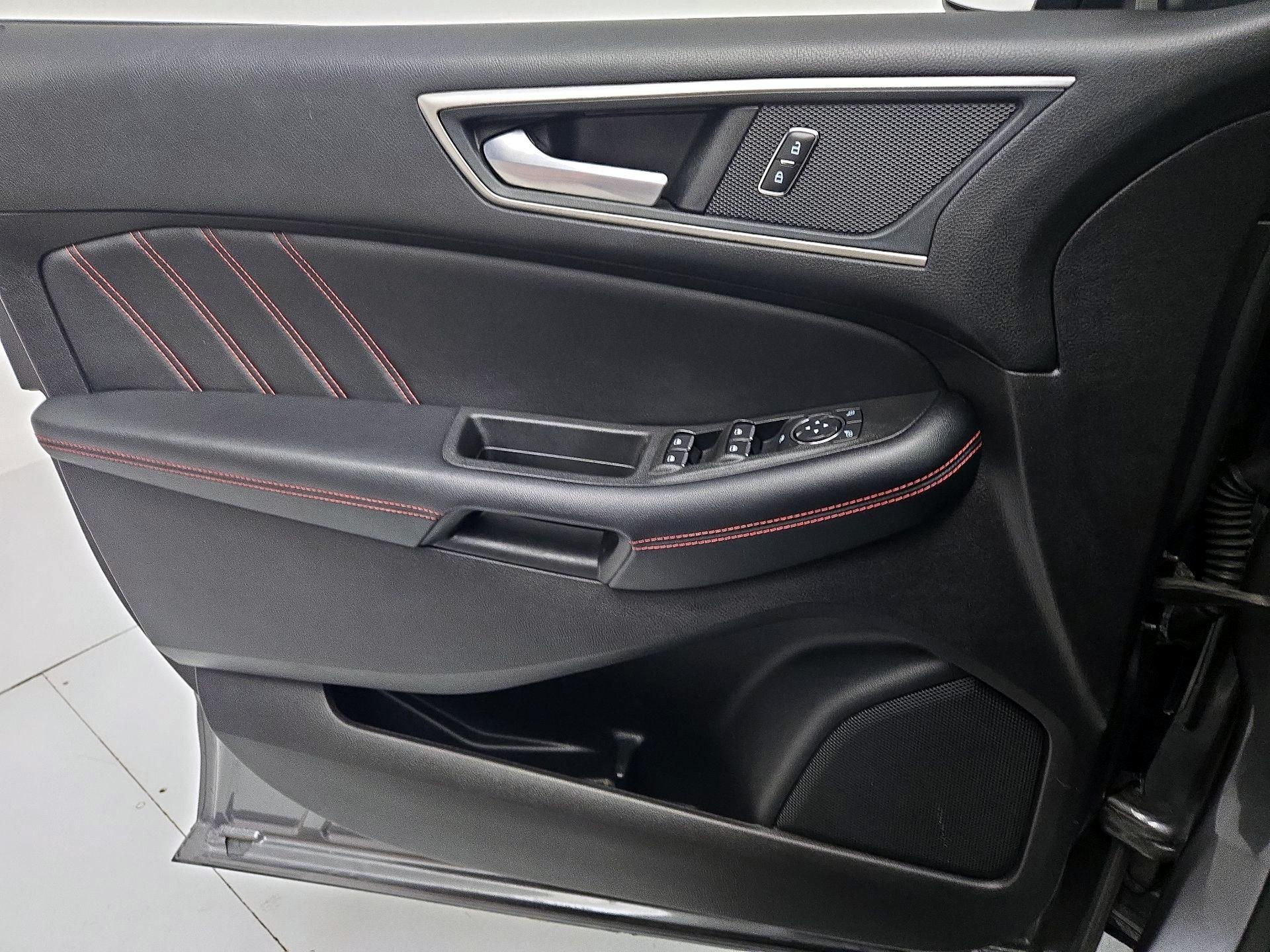 Thumbnail: 2022 Ford Edge - 12