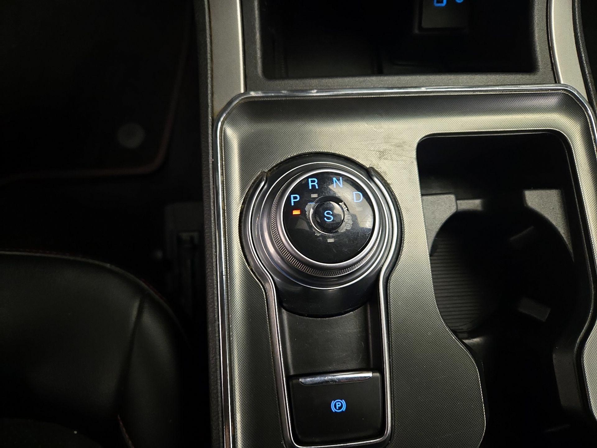 Thumbnail: 2022 Ford Edge - 18